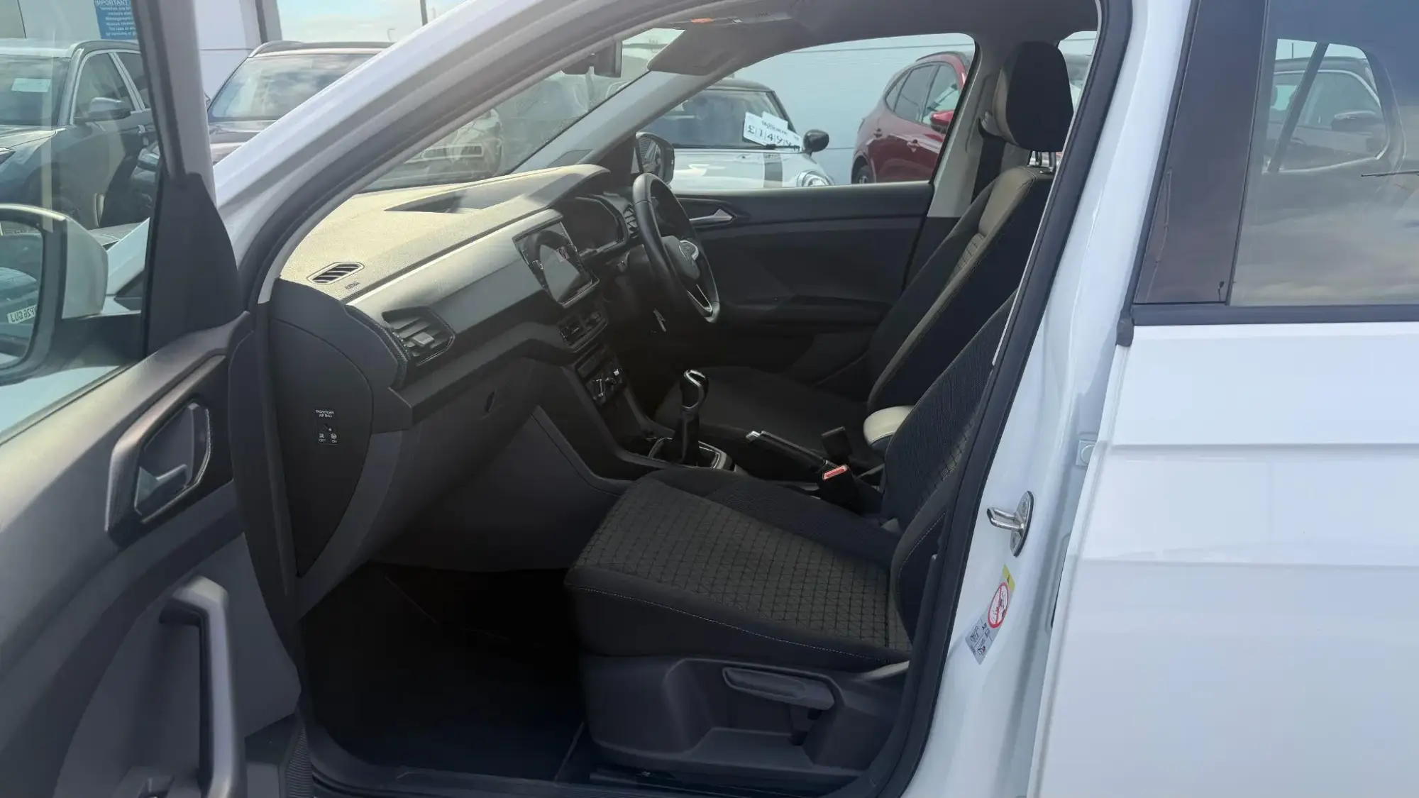 Volkswagen T-Cross Image 18