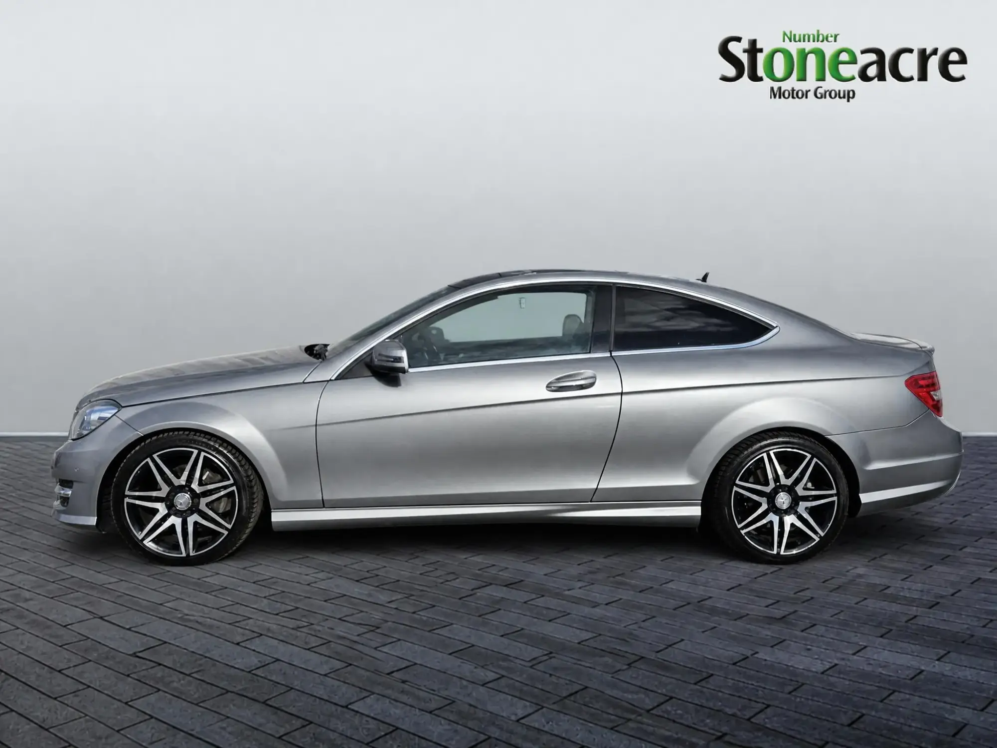Mercedes-Benz C-Class Image 6