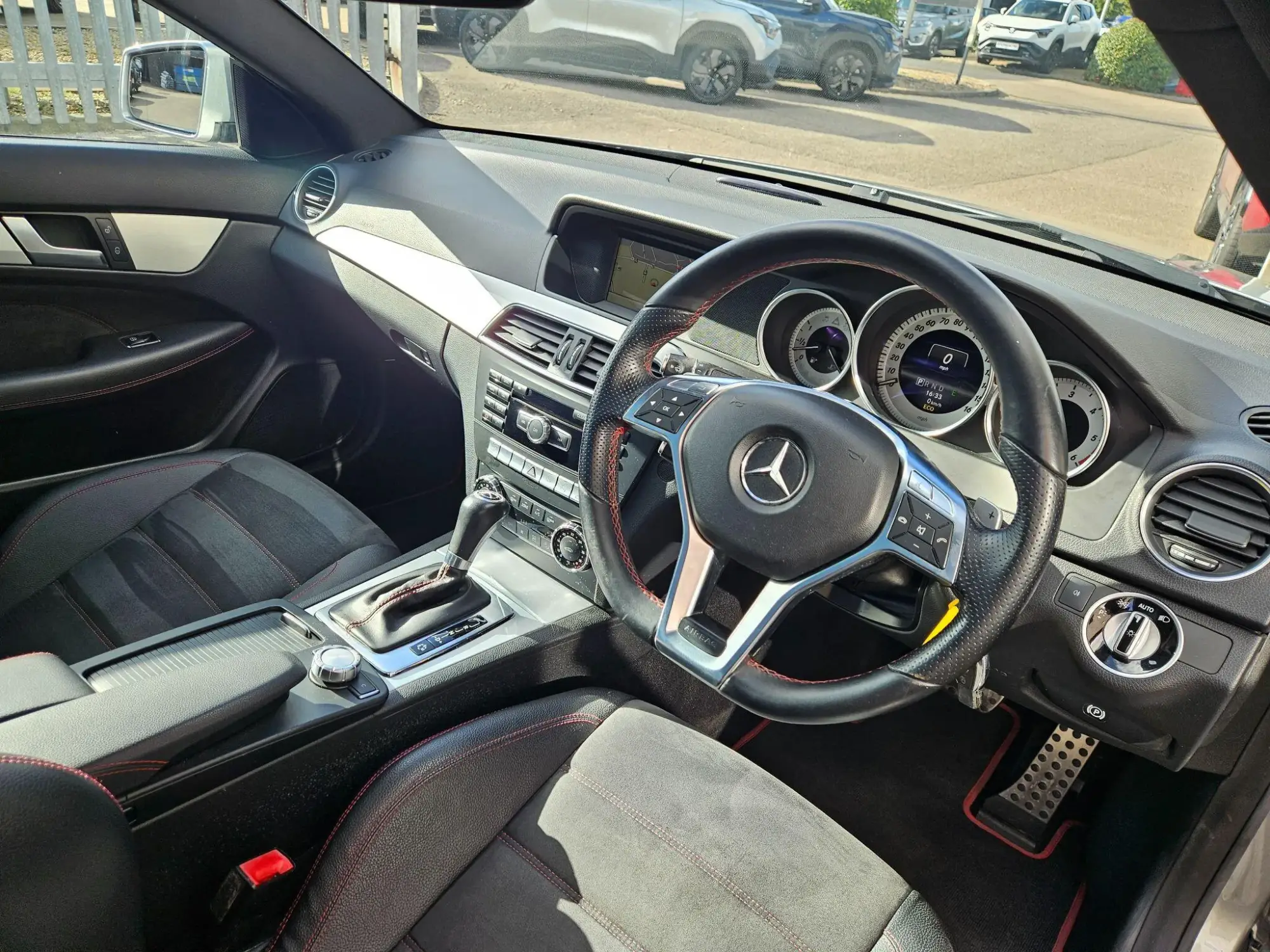 Mercedes-Benz C-Class Image 10