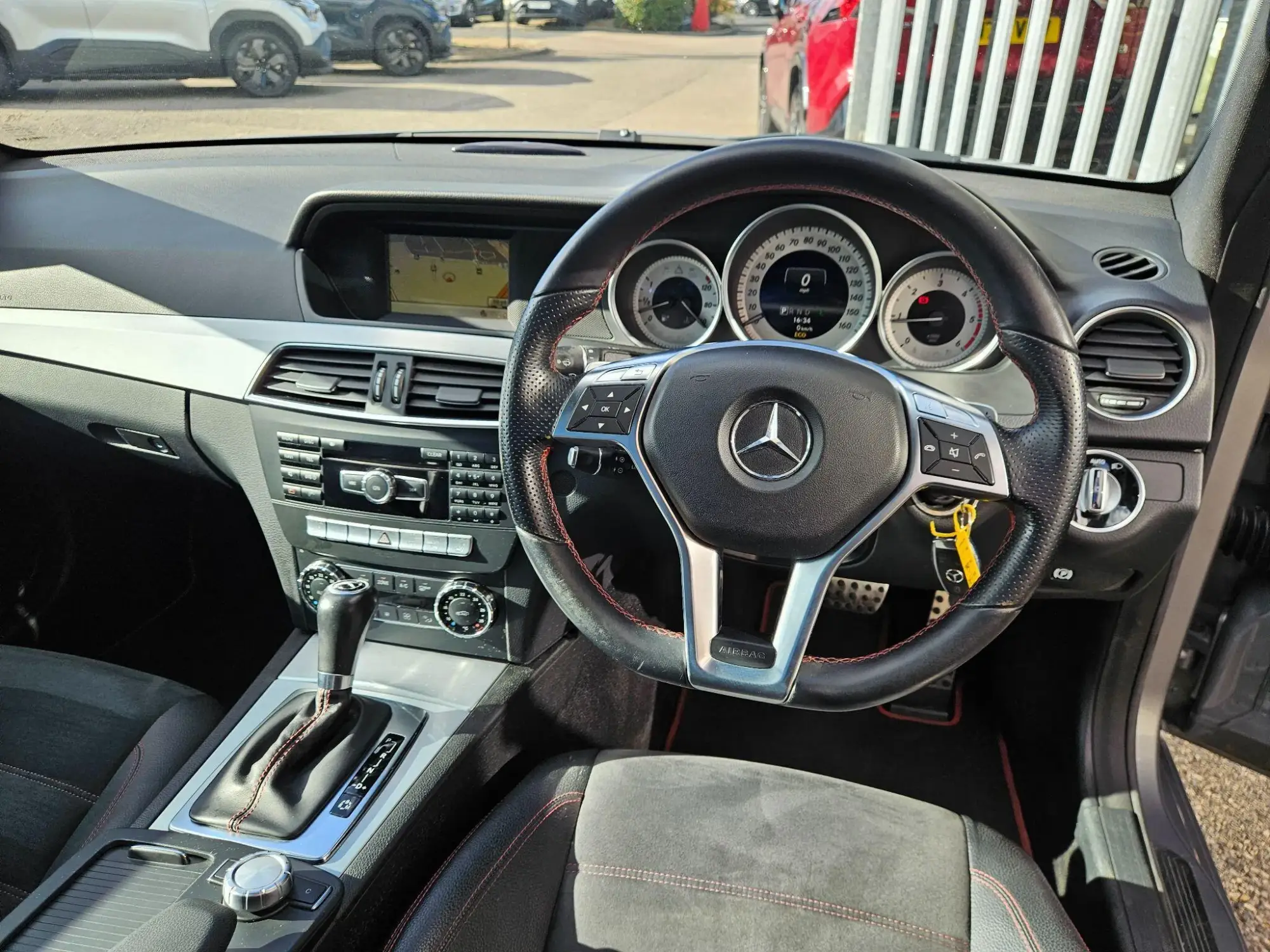 Mercedes-Benz C-Class Image 11