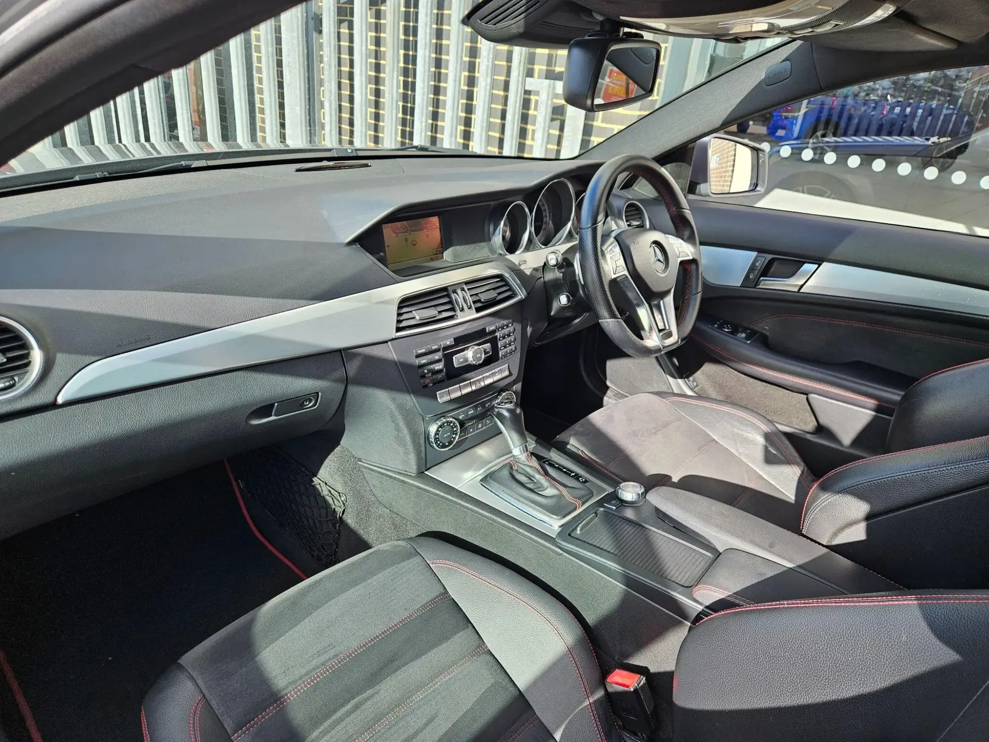 Mercedes-Benz C-Class Image 12