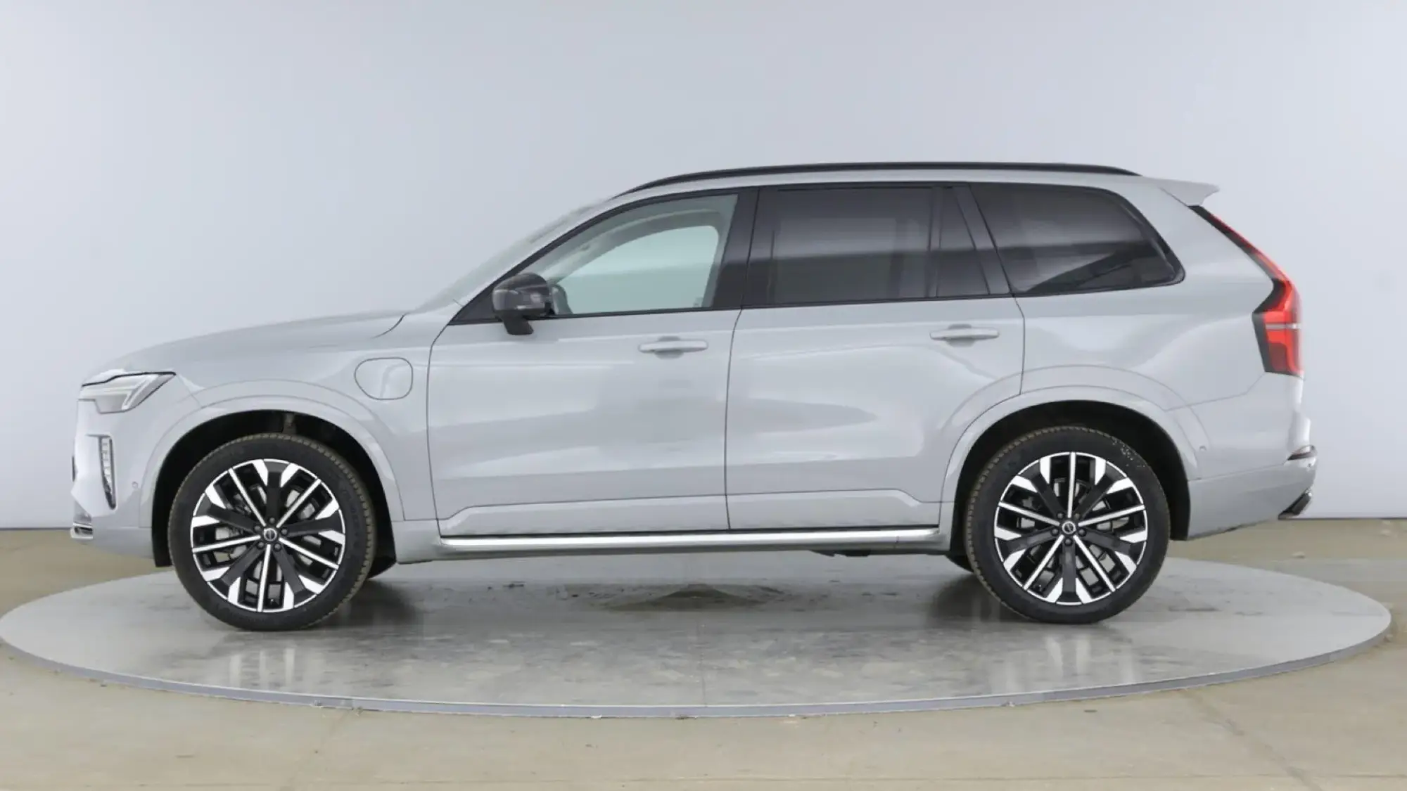 Volvo XC90 Plug-In Hybrid Image 5 Volvo XC90 Plug-In Hybrid Image 5