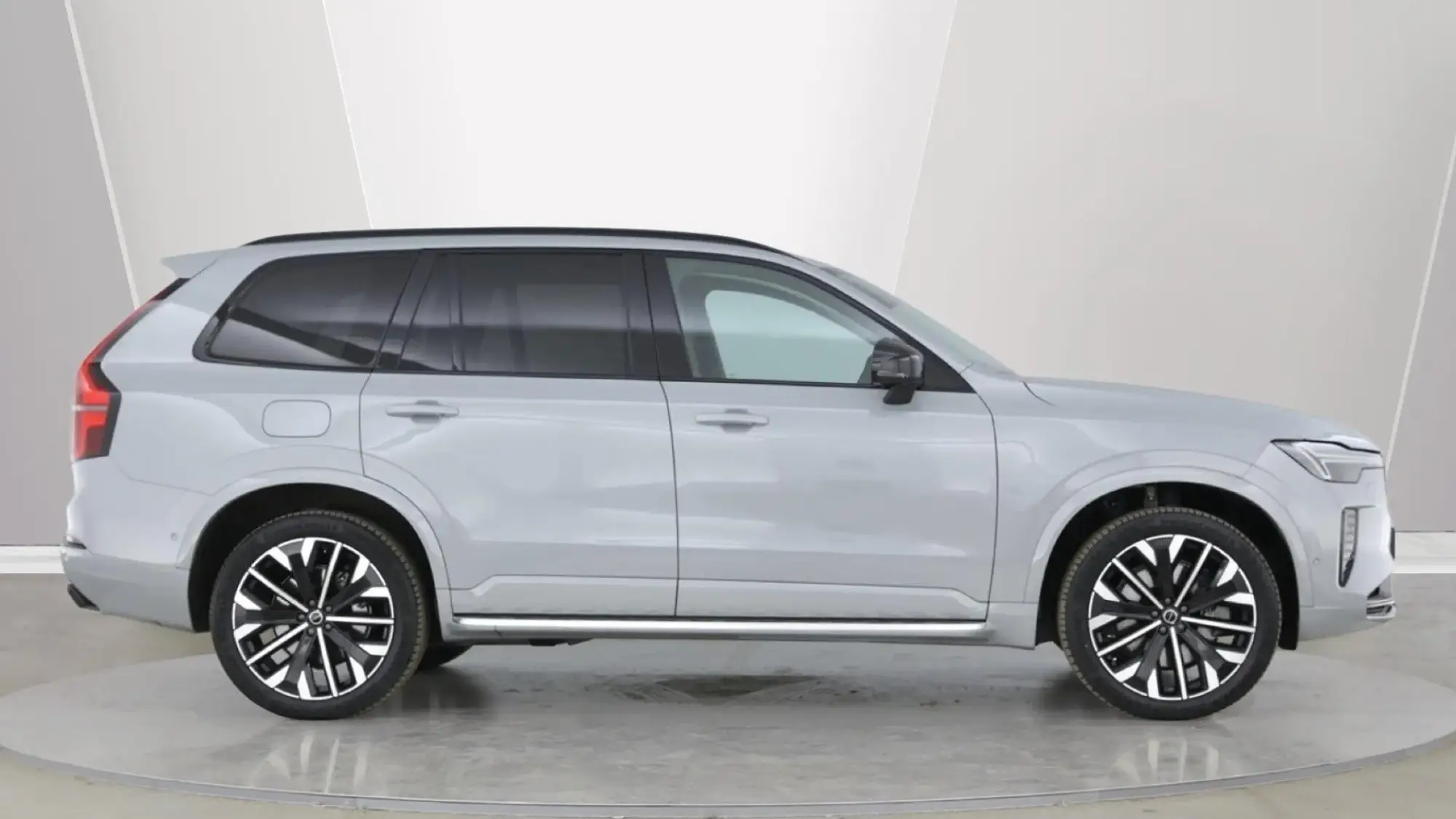 Volvo XC90 Plug-In Hybrid Image 7 Volvo XC90 Plug-In Hybrid Image 7