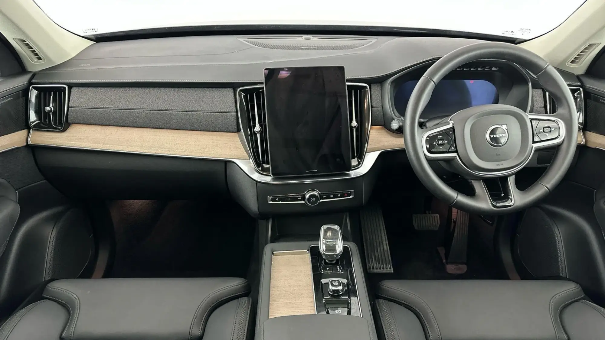 Volvo XC90 Plug-In Hybrid Image 8 Volvo XC90 Plug-In Hybrid Image 8
