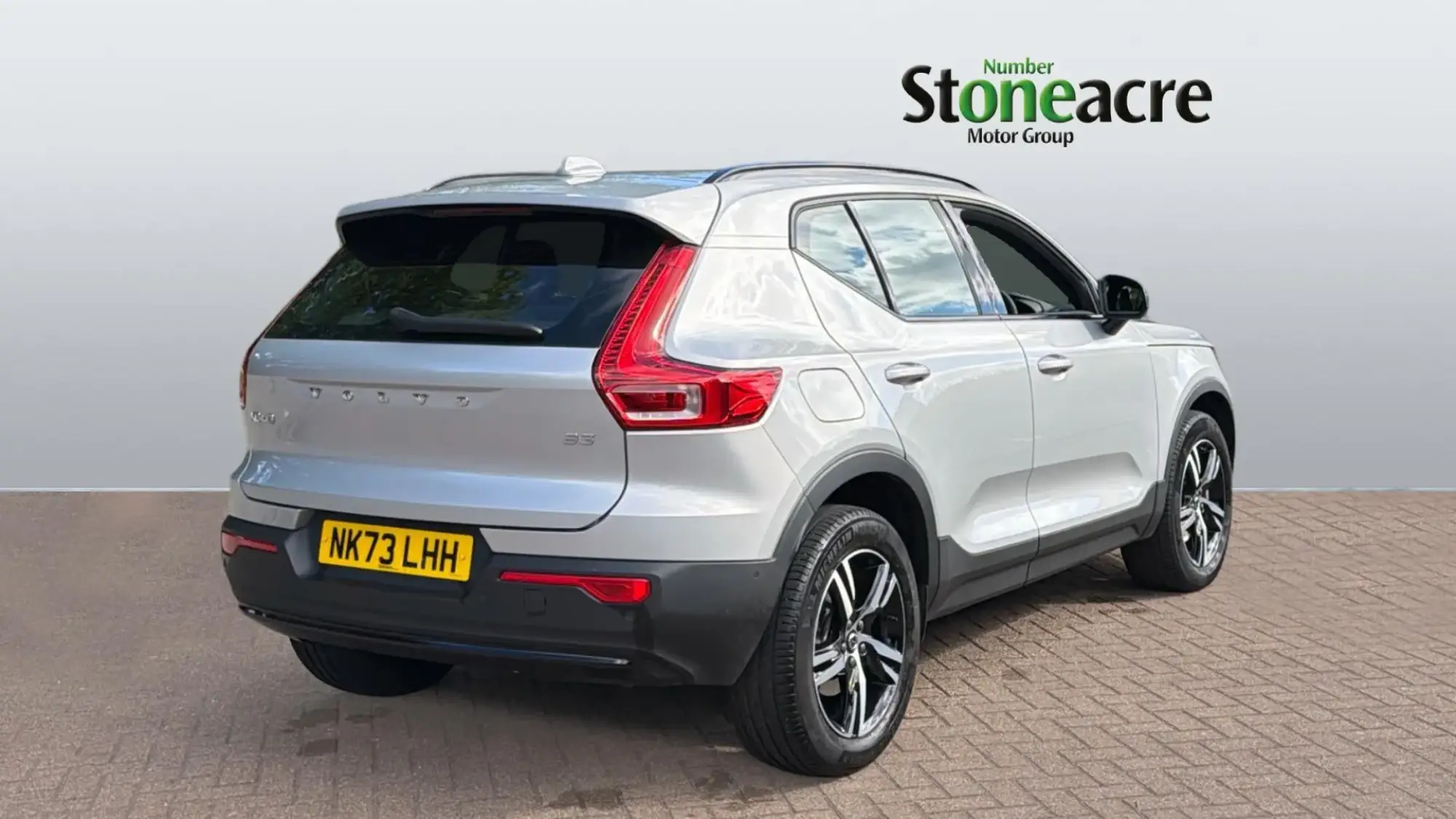 Volvo XC40 2.0 B3P Plus Dark 5dr Auto NK73LHH Image 2 Volvo XC40 2.0 B3P Plus Dark 5dr Auto NK73LHH Image 2