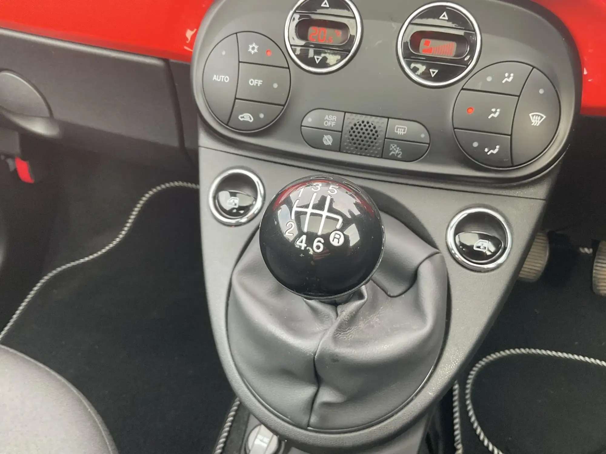 Fiat 500 Hybrid Image 24 Fiat 500 Hybrid Image 24