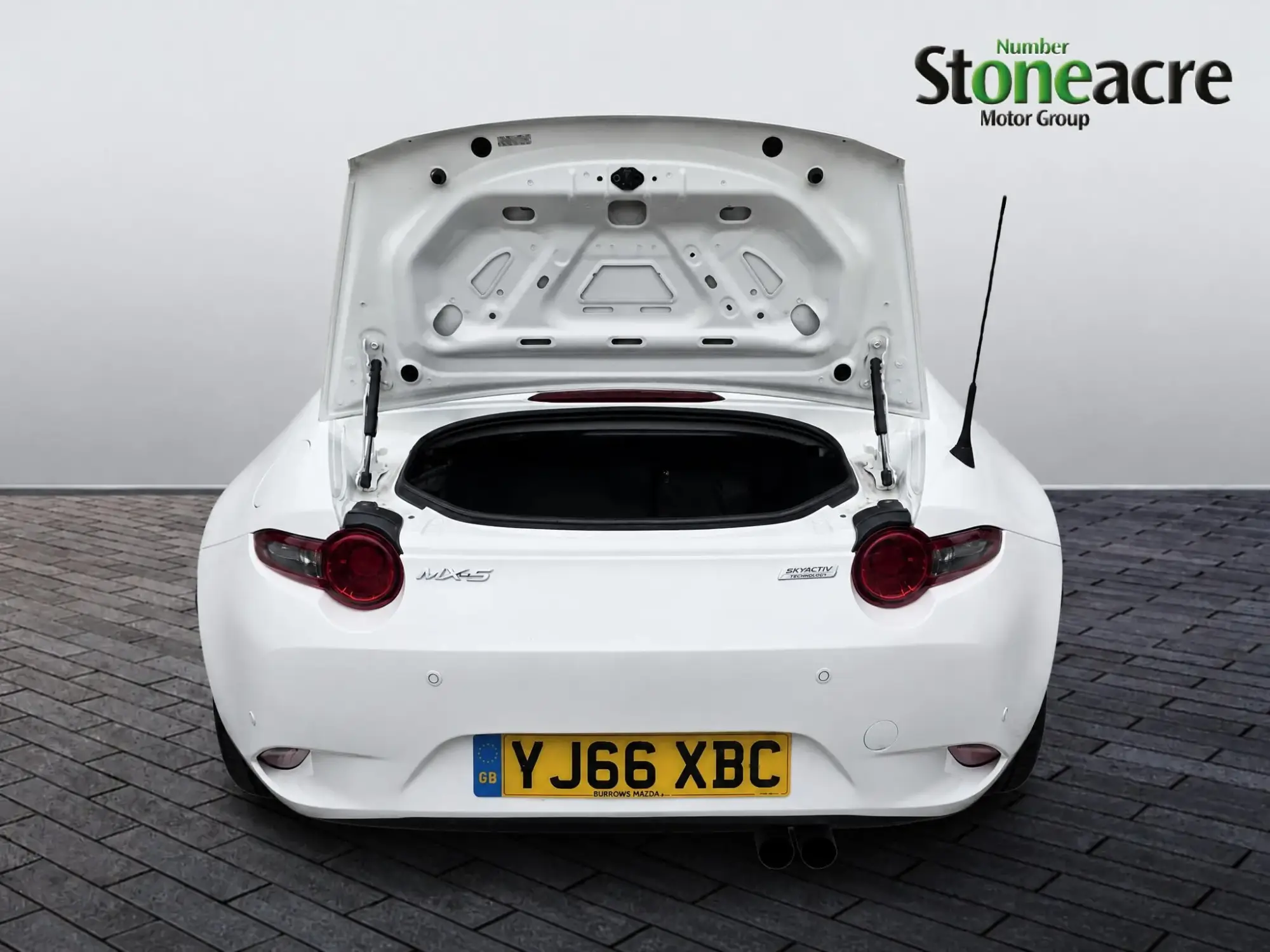 Mazda MX-5 Image 12