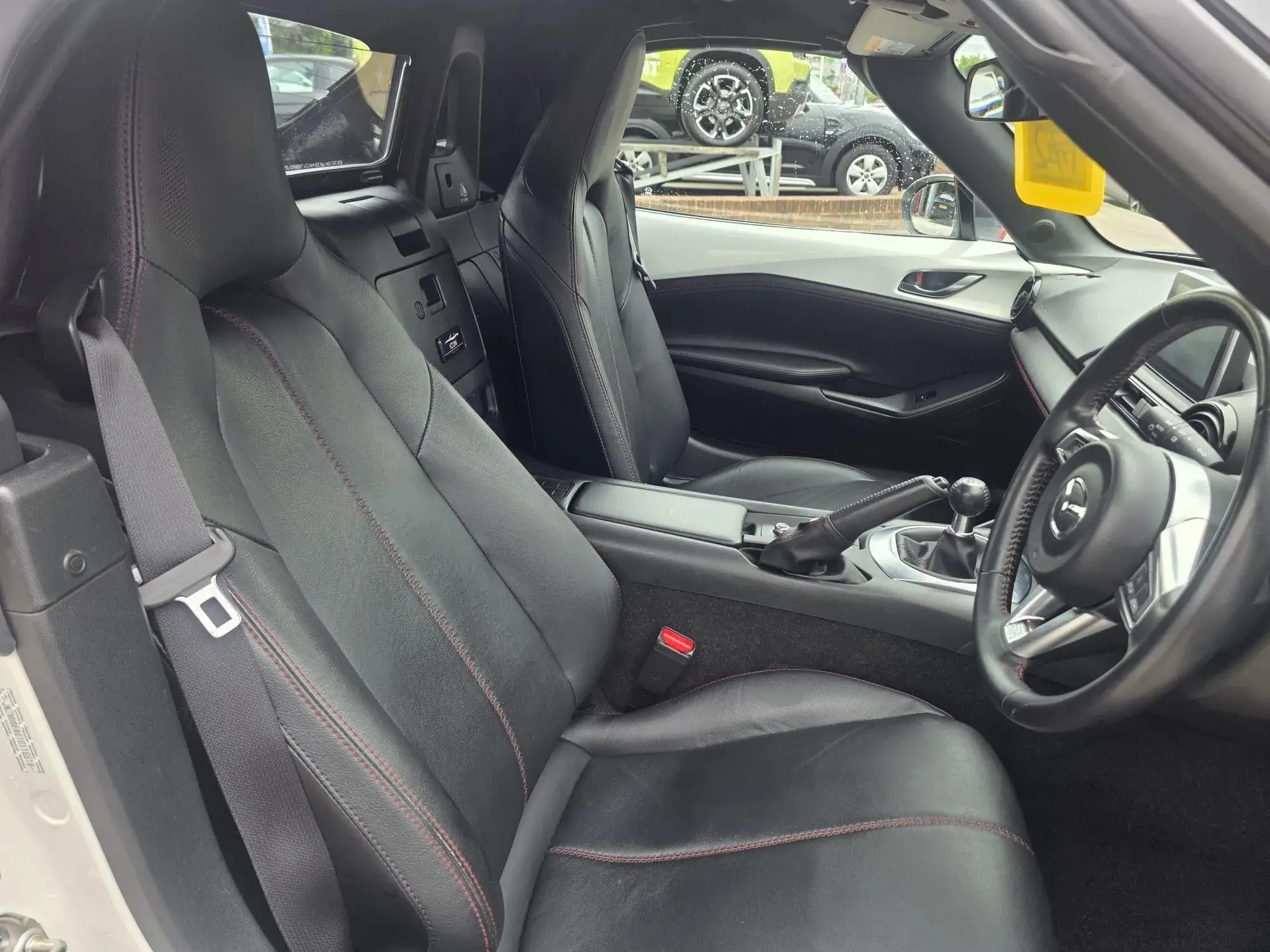 Mazda MX-5 Image 17