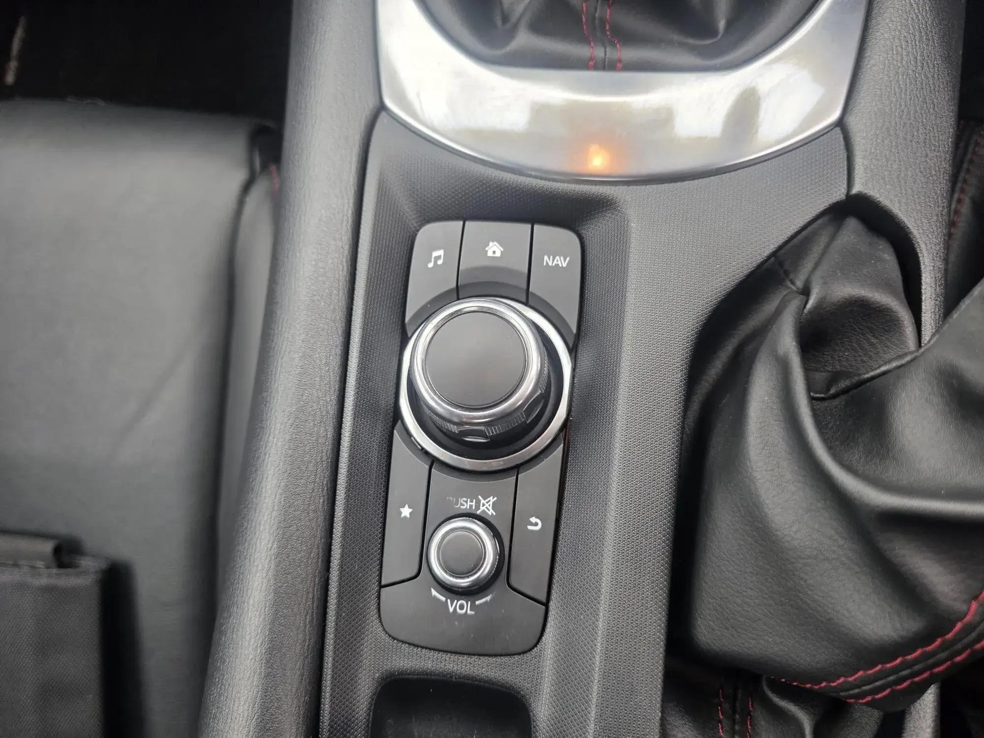 Mazda MX-5 Image 24