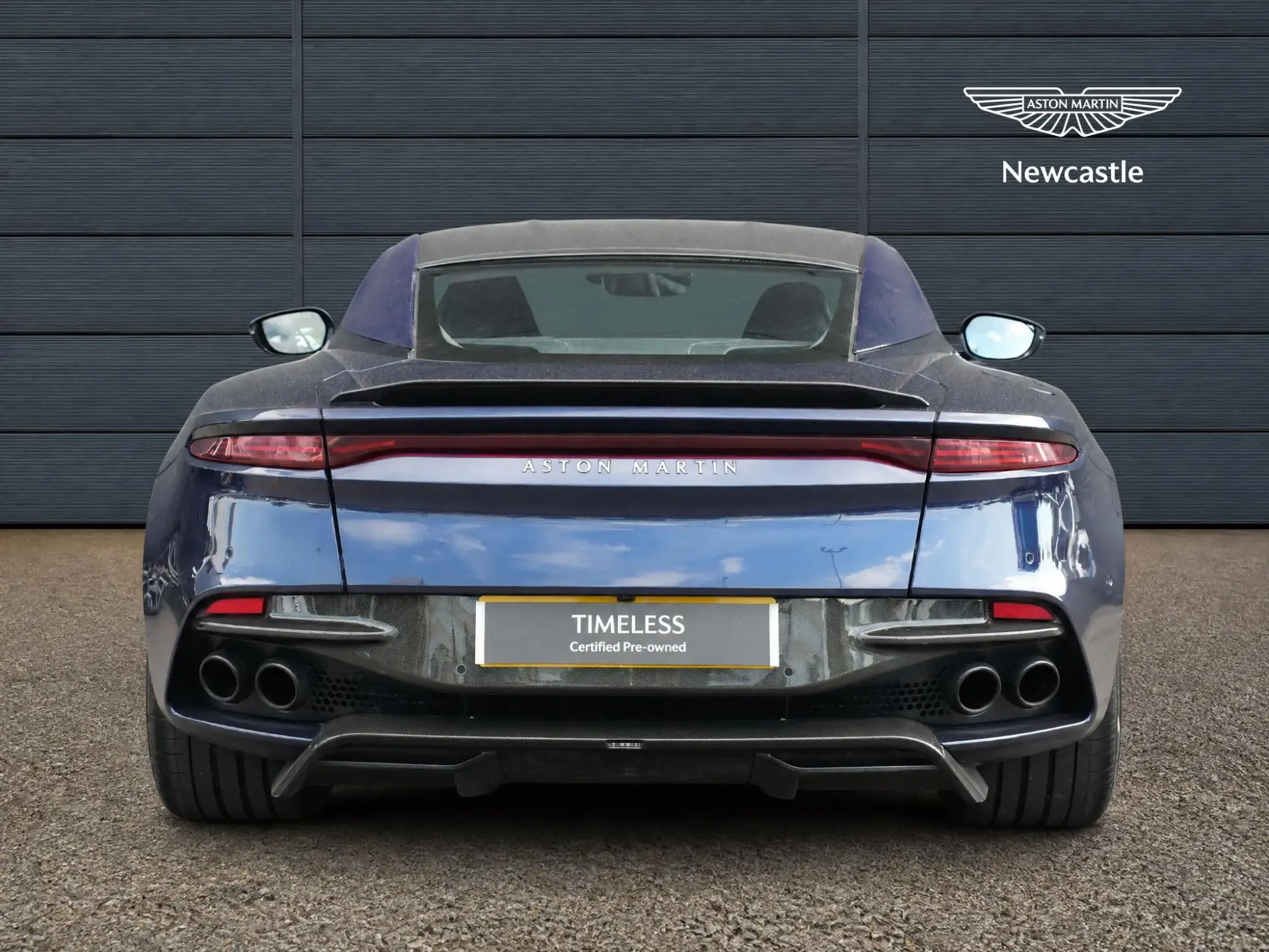 Aston Martin DBS Image 6