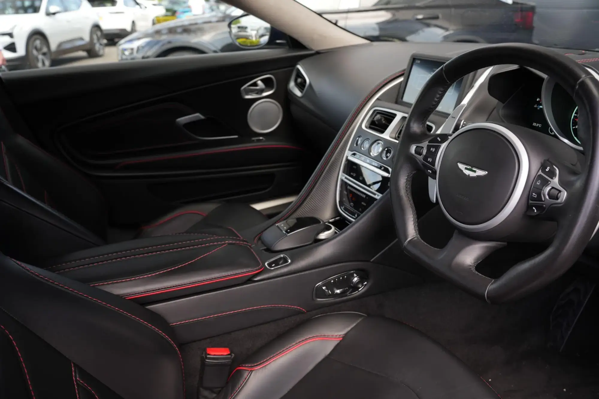 Aston Martin DBS Image 17