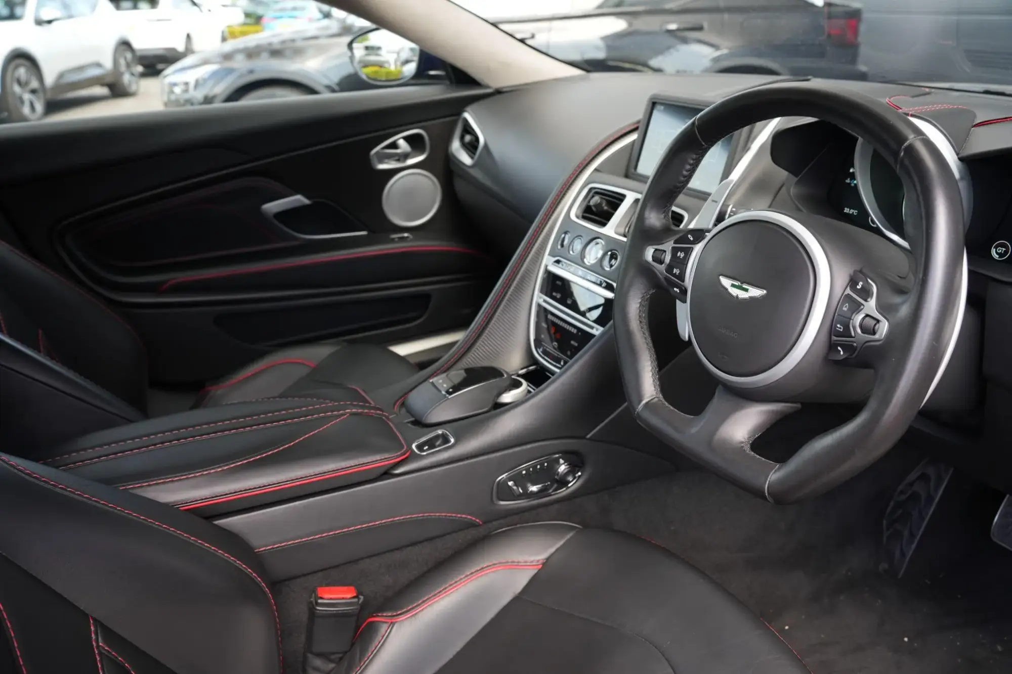 Aston Martin DBS Image 18