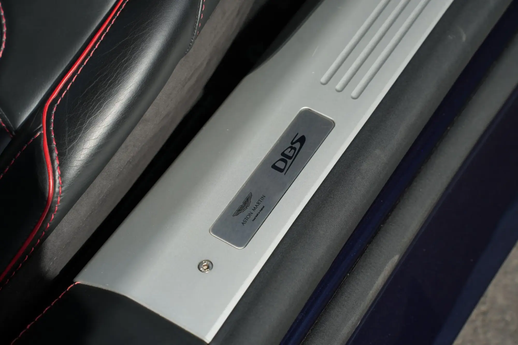 Aston Martin DBS Image 21