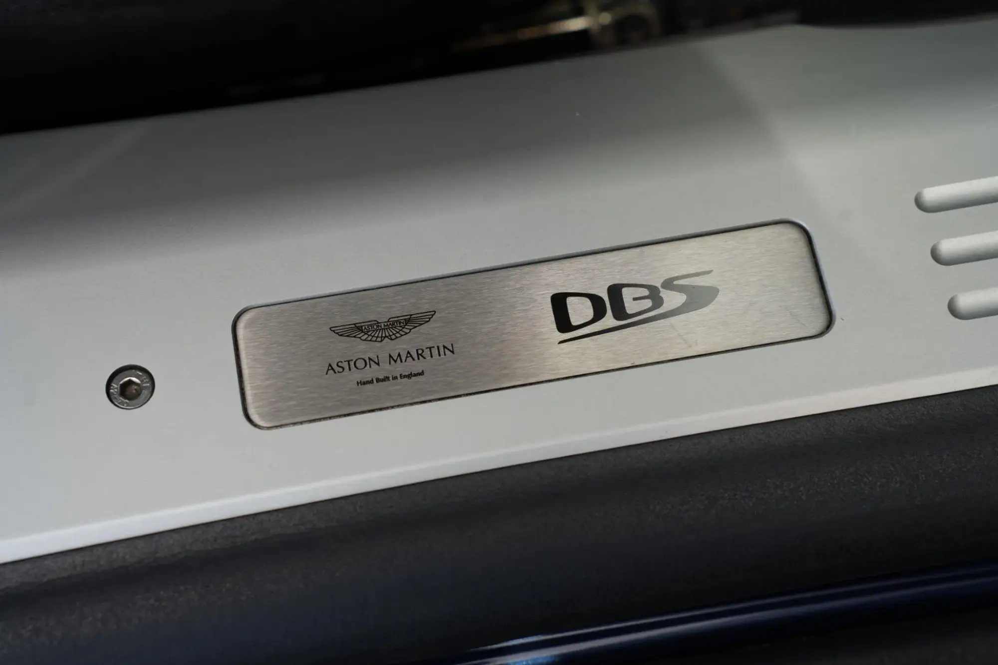 Aston Martin DBS Image 24