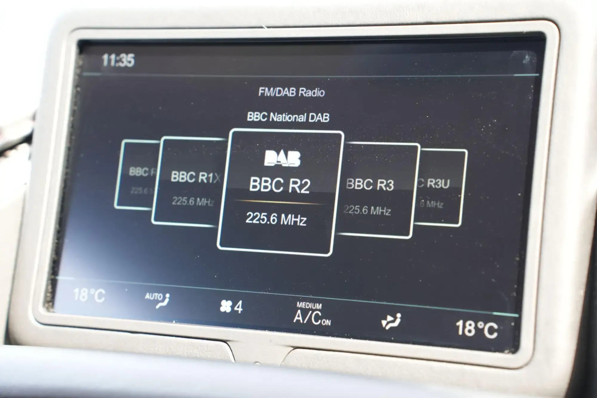 Aston Martin DBS Image 33