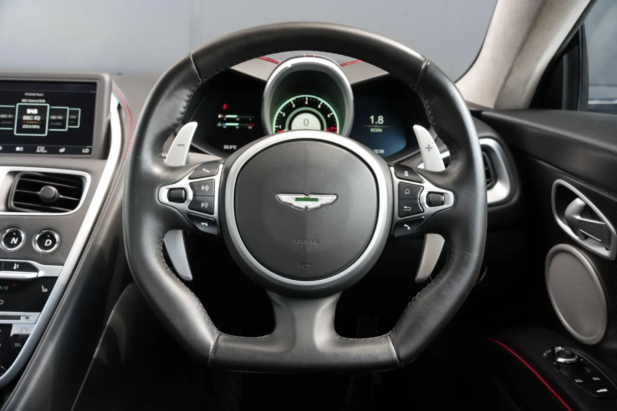 Aston Martin DBS Image 41