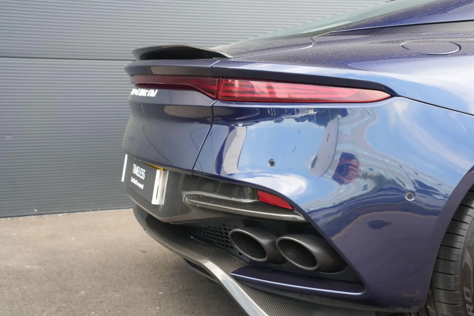 Aston Martin DBS Image 44