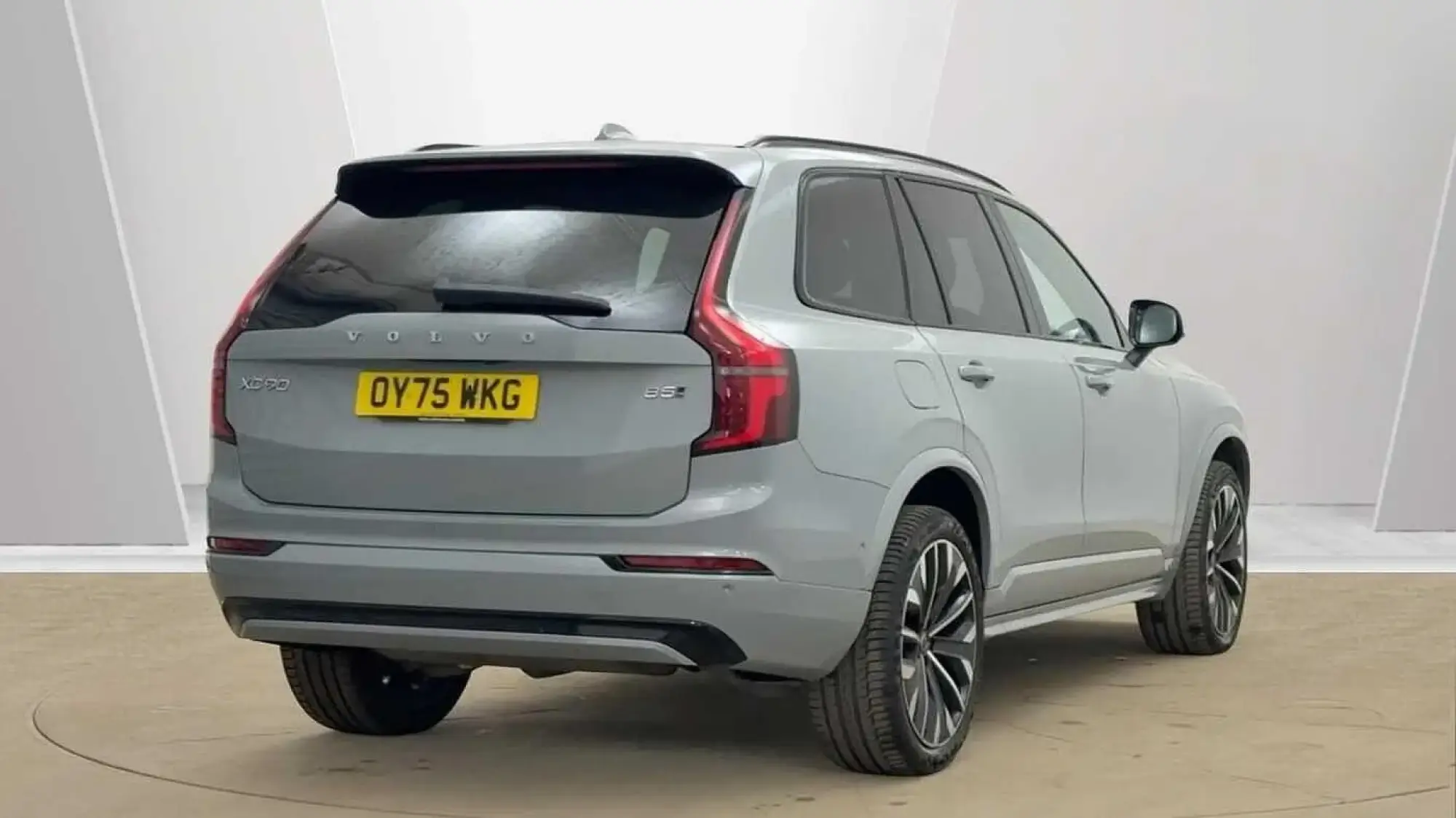 Volvo XC90 2.0 B5 MHEV Ultra Dark Auto 4WD Euro 6 (s/s) 5dr OY75WKG Image 3