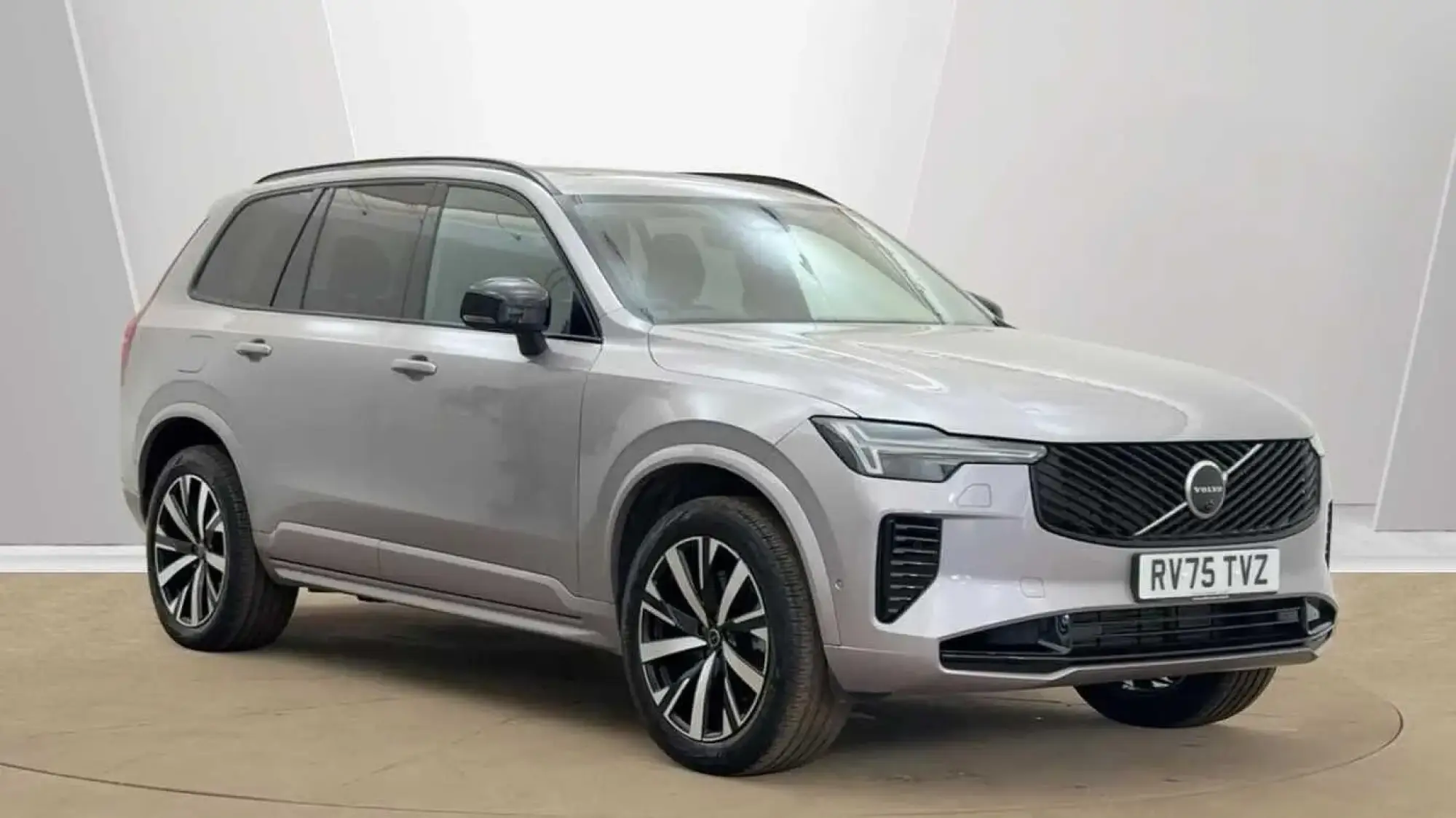 Volvo XC90 Plug-In Hybrid 2.0 T8 18.8kWh Plus Auto 4WD Euro 6 (s/s) 5dr RV75TVZ Image 1 Volvo XC90 Plug-In Hybrid 2.0 T8 18.8kWh Plus Auto 4WD Euro 6 (s/s) 5dr RV75TVZ Image 1