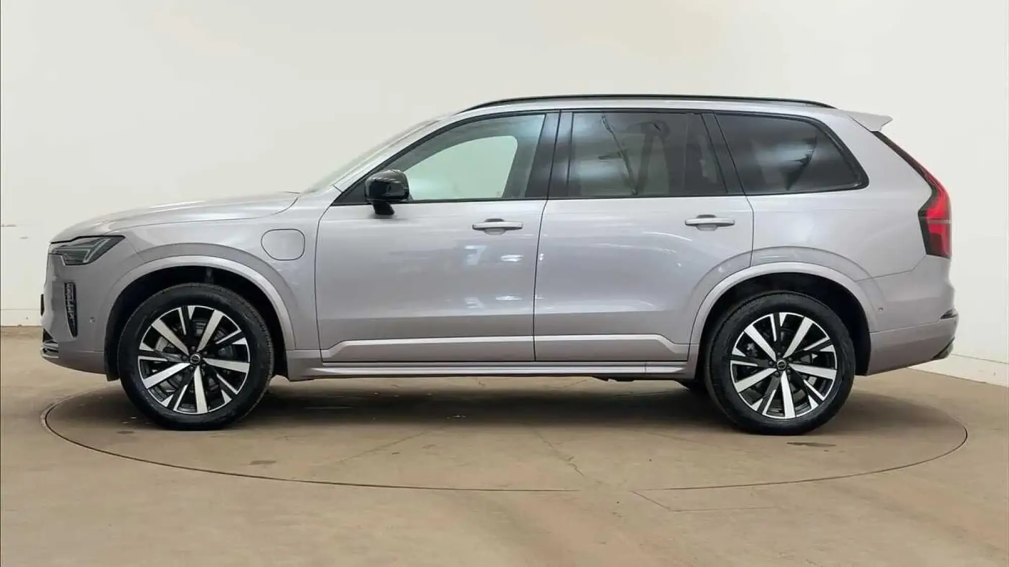 Volvo XC90 Plug-In Hybrid Image 6 Volvo XC90 Plug-In Hybrid Image 6