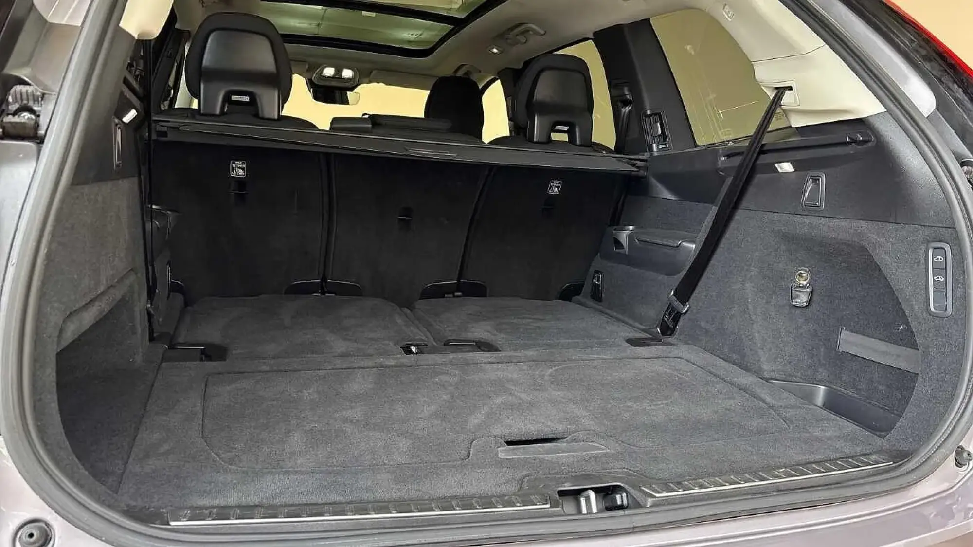 Volvo XC90 Plug-In Hybrid Image 14 Volvo XC90 Plug-In Hybrid Image 14