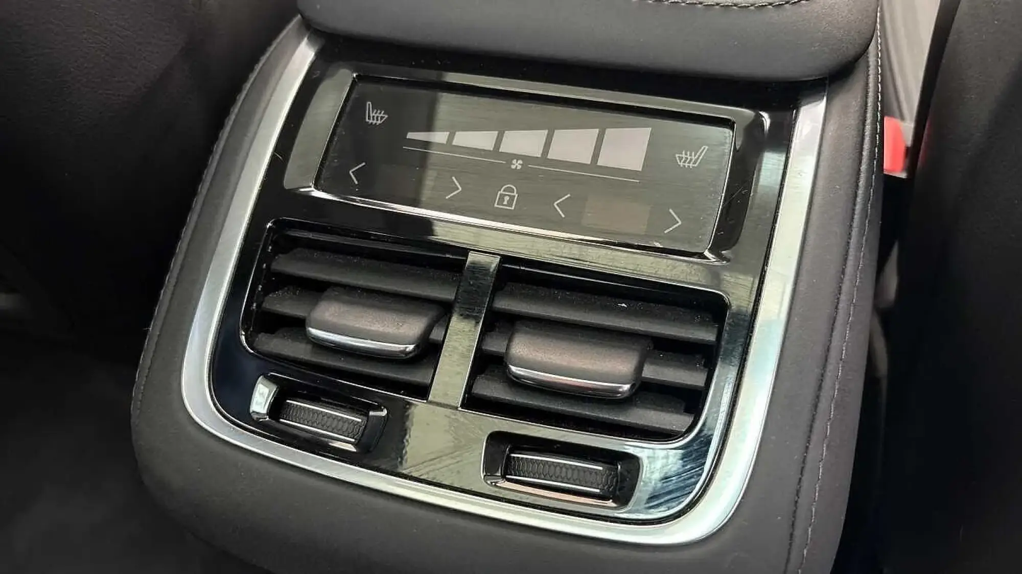 Volvo XC90 Plug-In Hybrid Image 17 Volvo XC90 Plug-In Hybrid Image 17