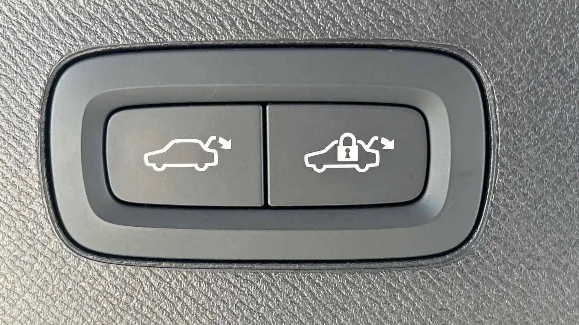 Volvo XC90 Plug-In Hybrid Image 19 Volvo XC90 Plug-In Hybrid Image 19