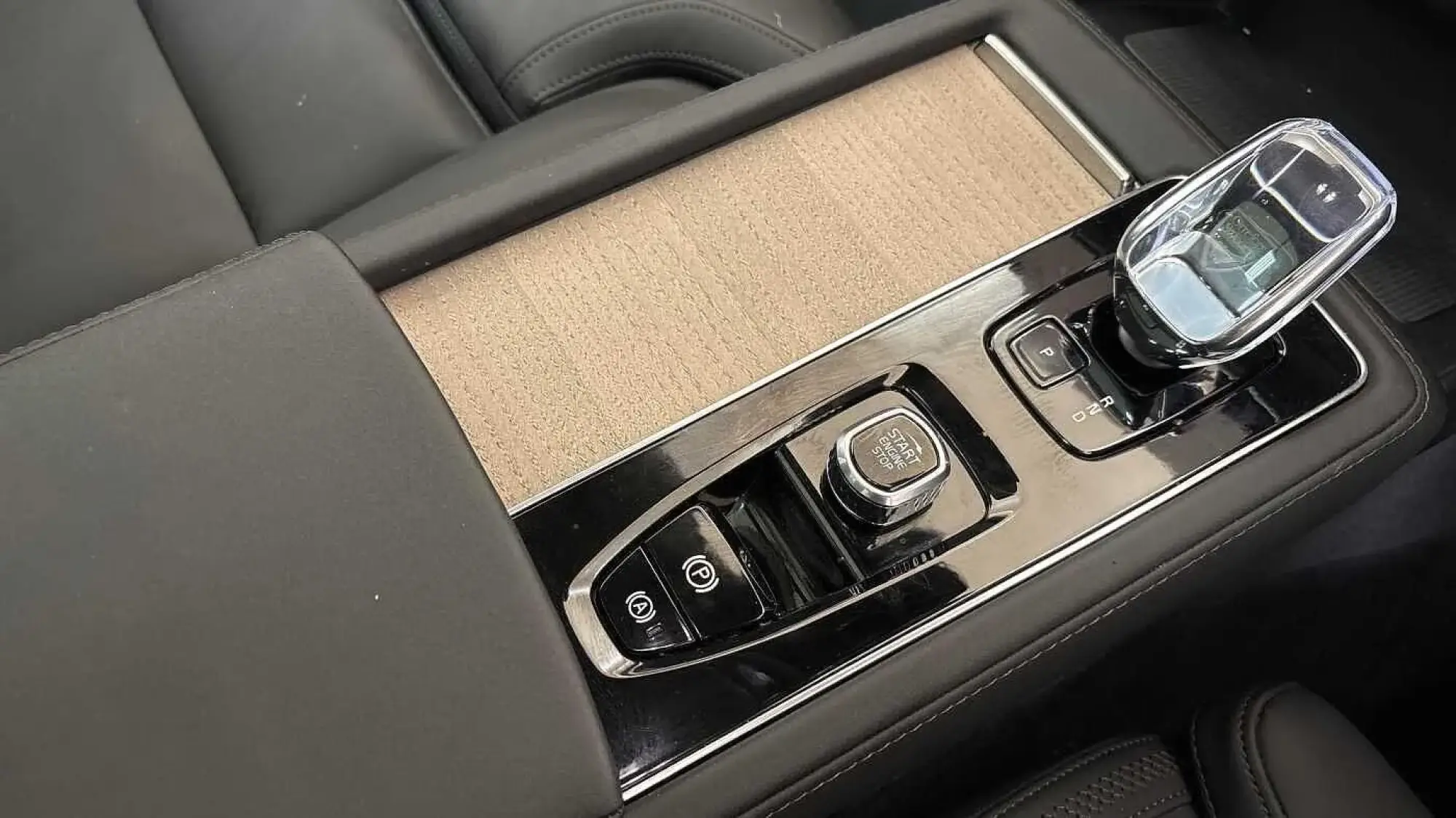 Volvo XC90 Plug-In Hybrid Image 32 Volvo XC90 Plug-In Hybrid Image 32
