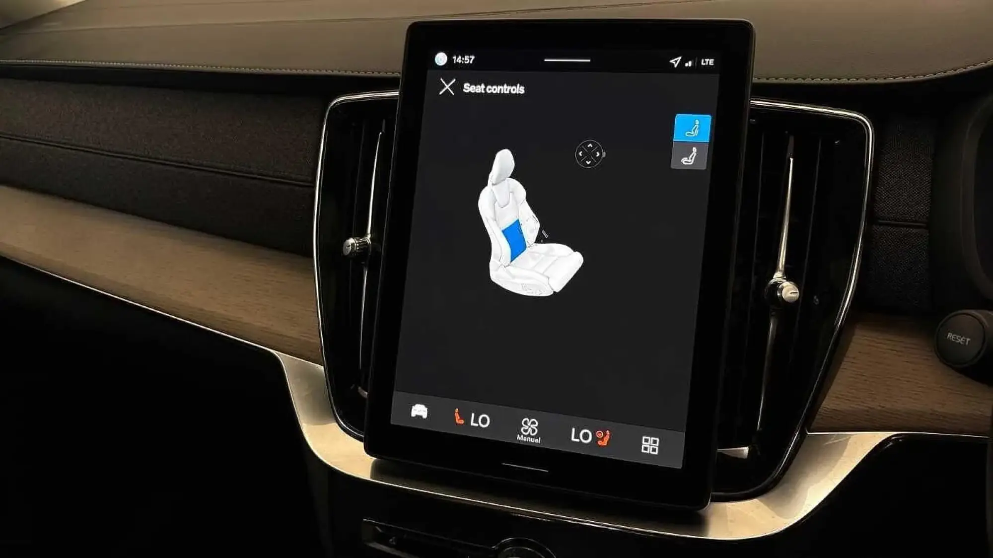 Volvo XC90 Plug-In Hybrid Image 42 Volvo XC90 Plug-In Hybrid Image 42