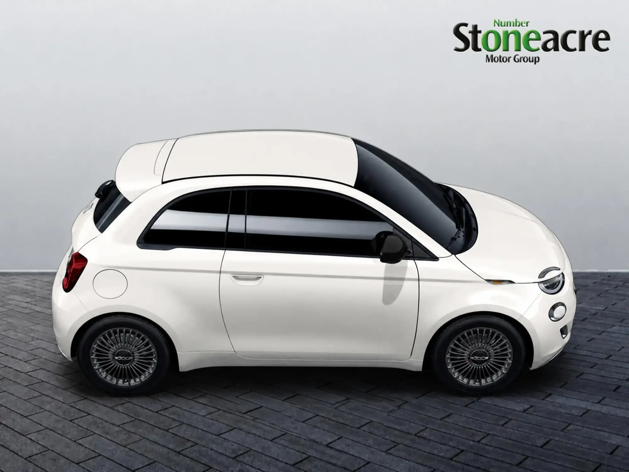 Fiat 500 1.0 Hybrid Icon Euro 6 (s/s) 3dr Image 2 Fiat 500 1.0 Hybrid Icon Euro 6 (s/s) 3dr Image 2