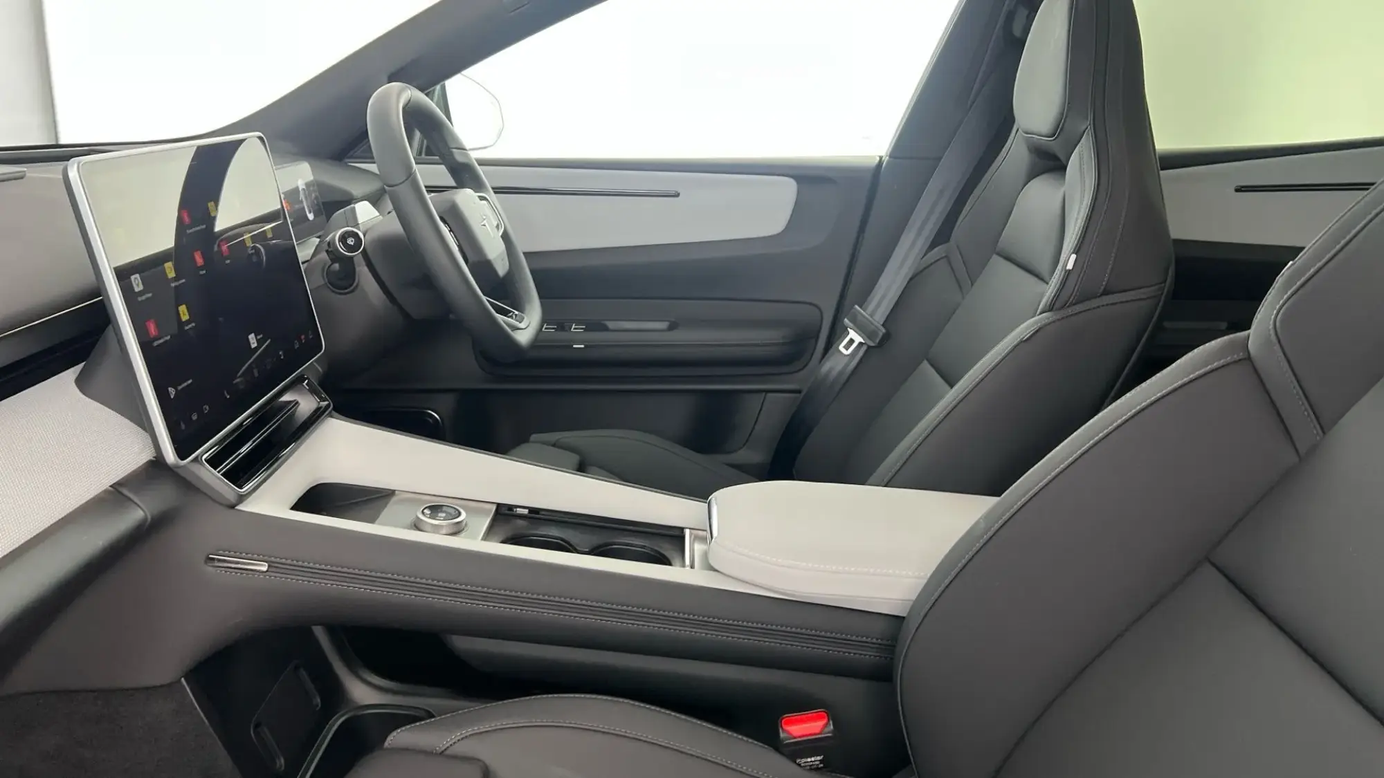 Polestar 4 Image 23