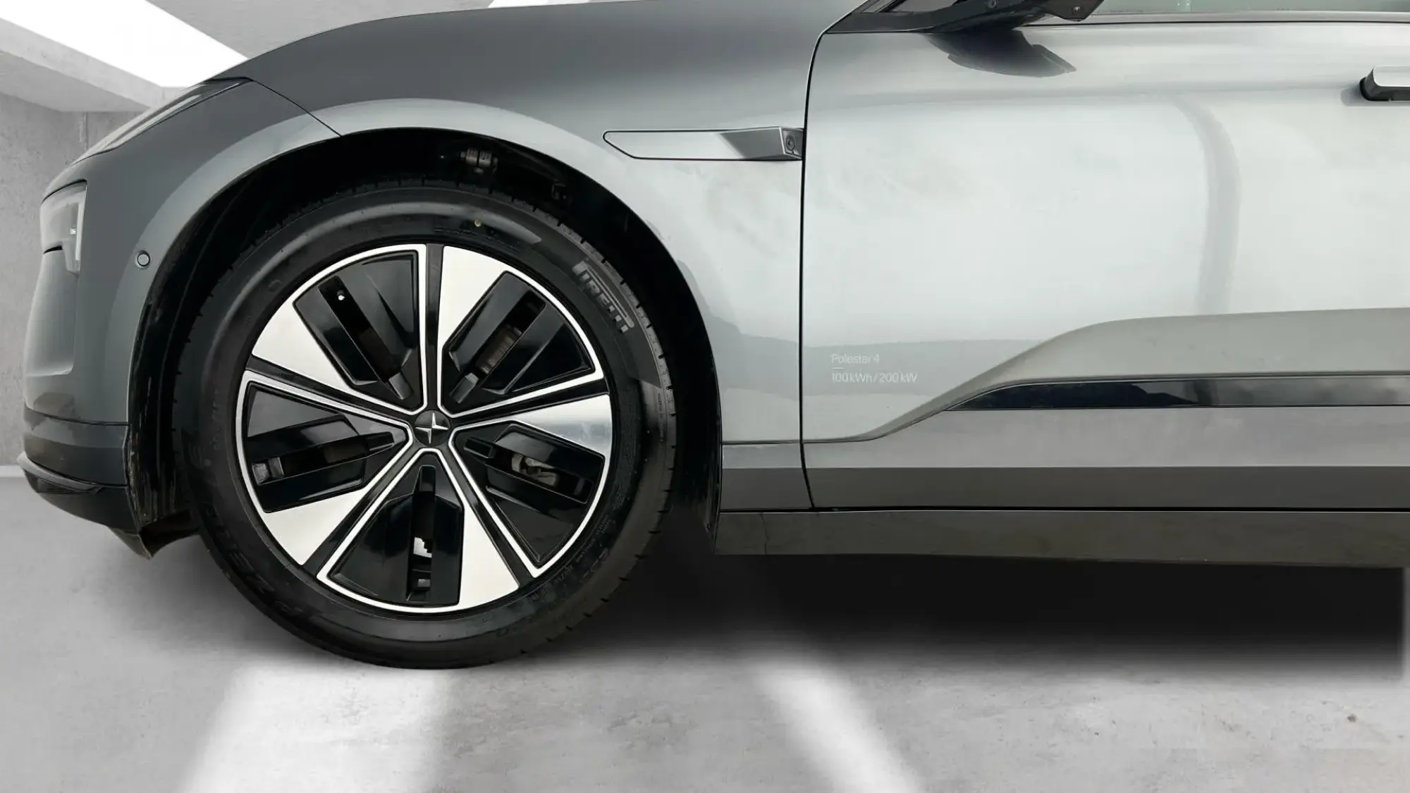 Polestar 4 Image 26