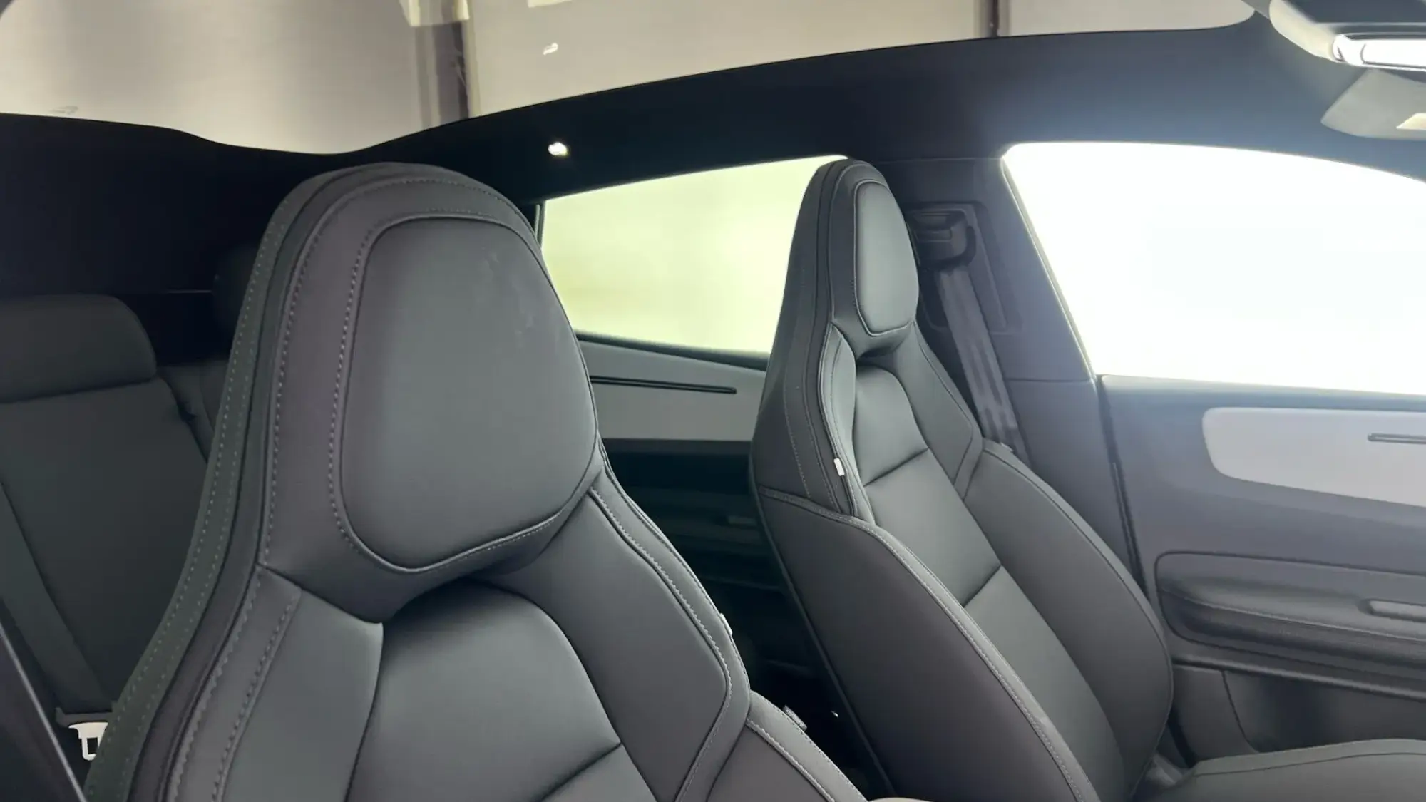 Polestar 4 Image 39