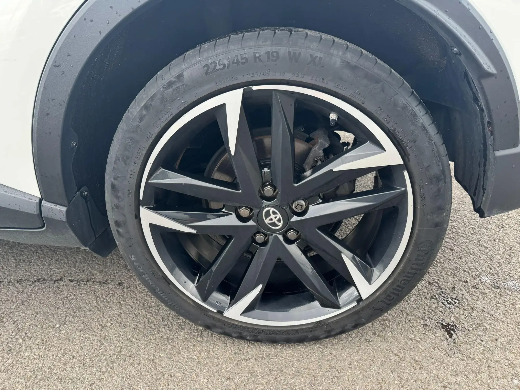 Toyota C-HR Self-Charging Hybrid Image 9 Toyota C-HR Self-Charging Hybrid Image 9