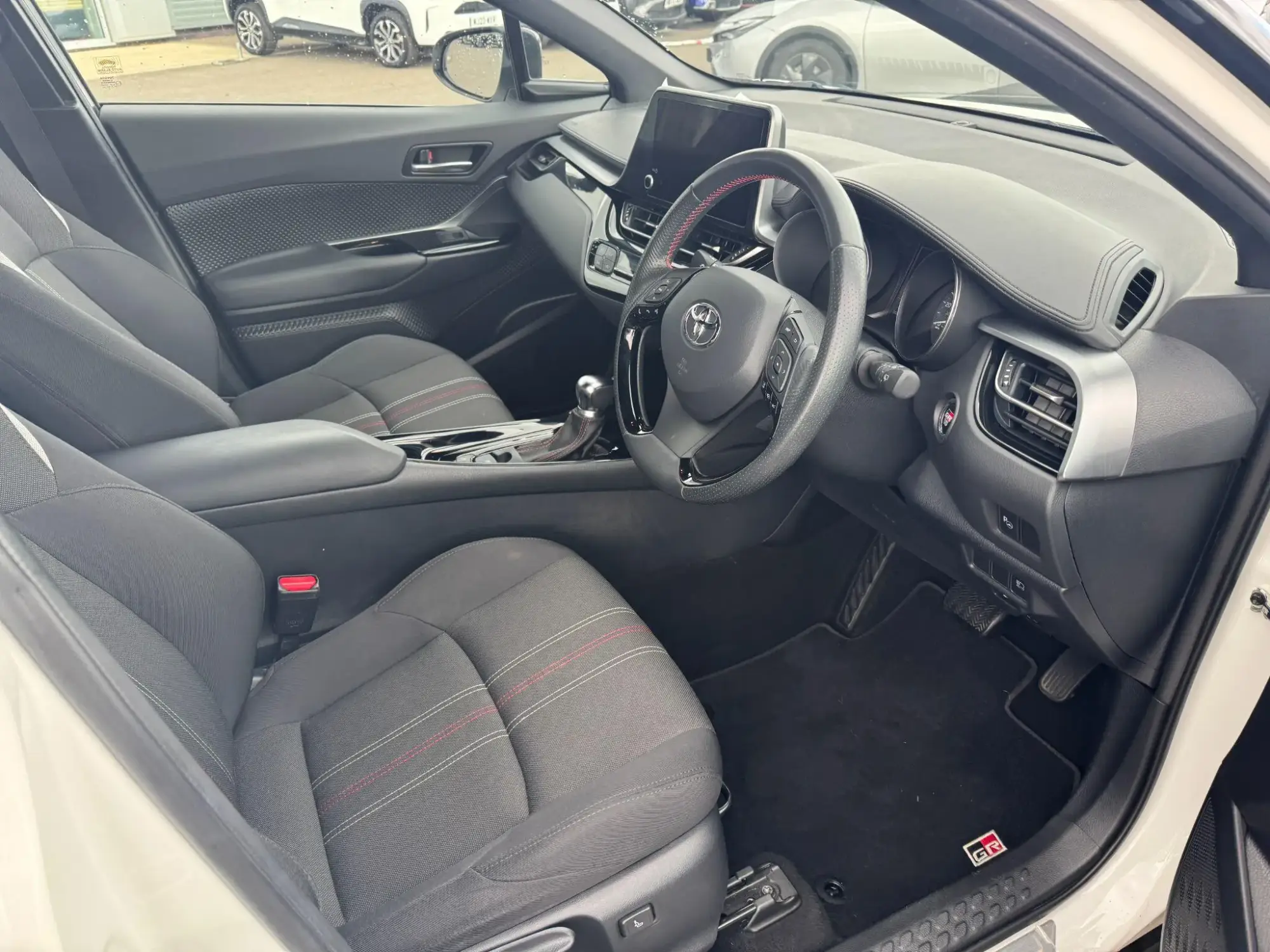 Toyota C-HR Self-Charging Hybrid Image 11 Toyota C-HR Self-Charging Hybrid Image 11