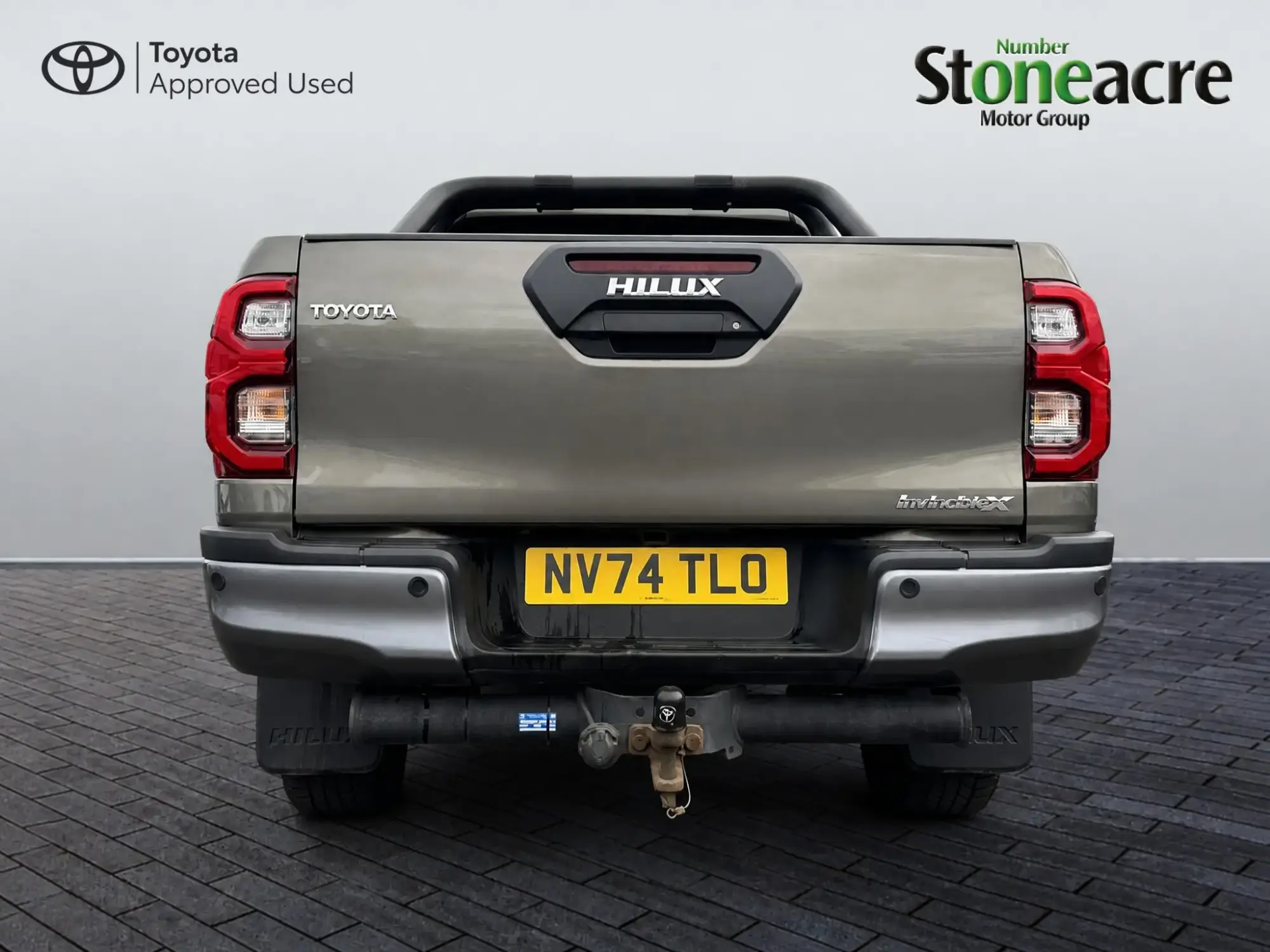 Toyota Hilux Image 4