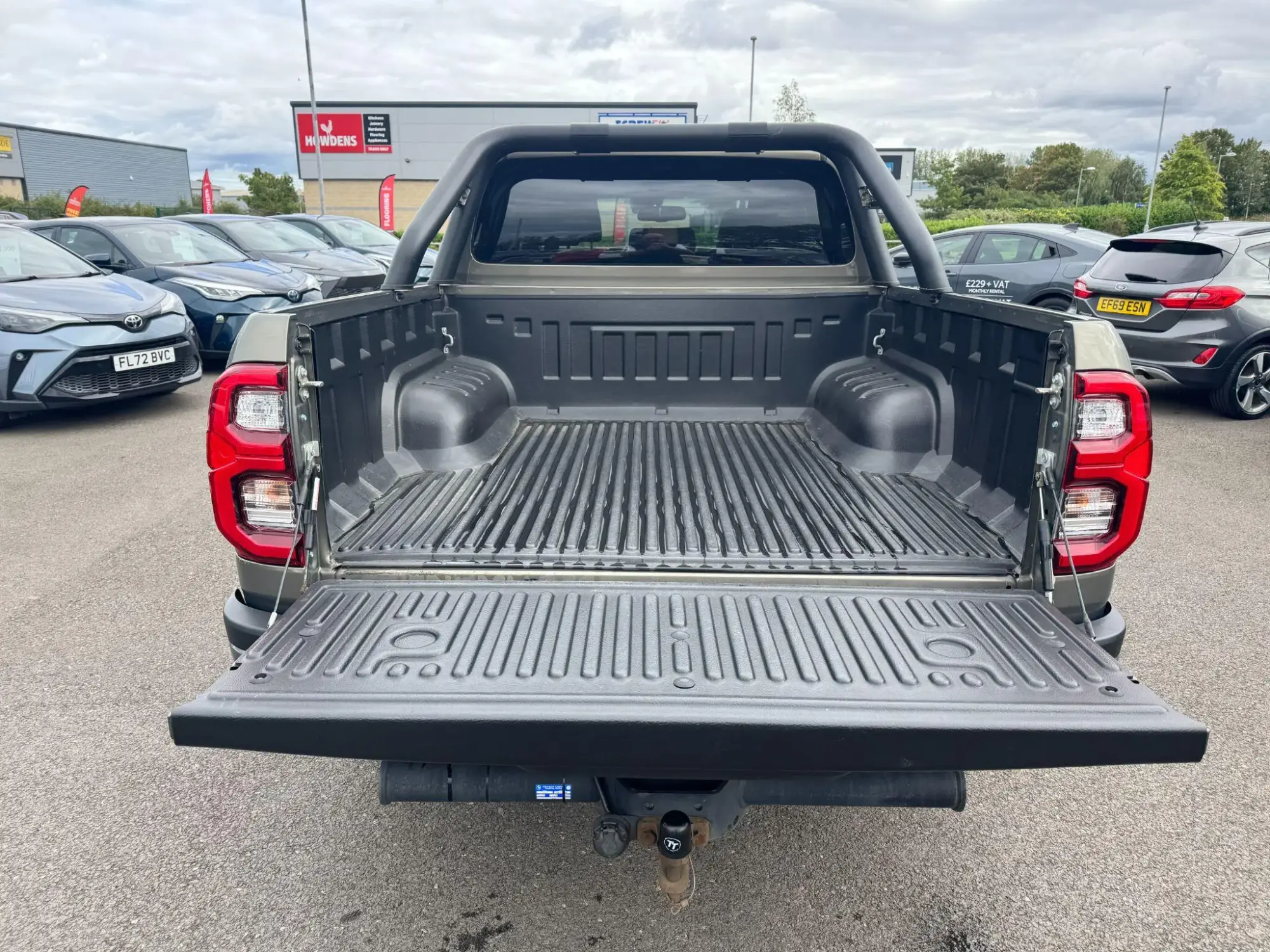 Toyota Hilux Image 9