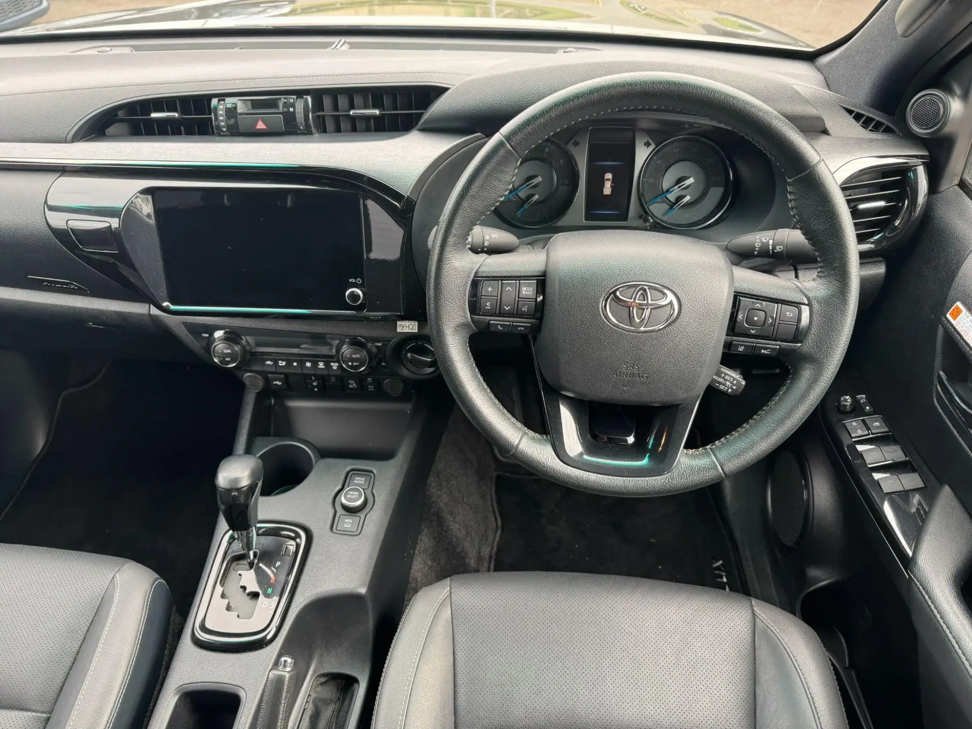 Toyota Hilux Image 14