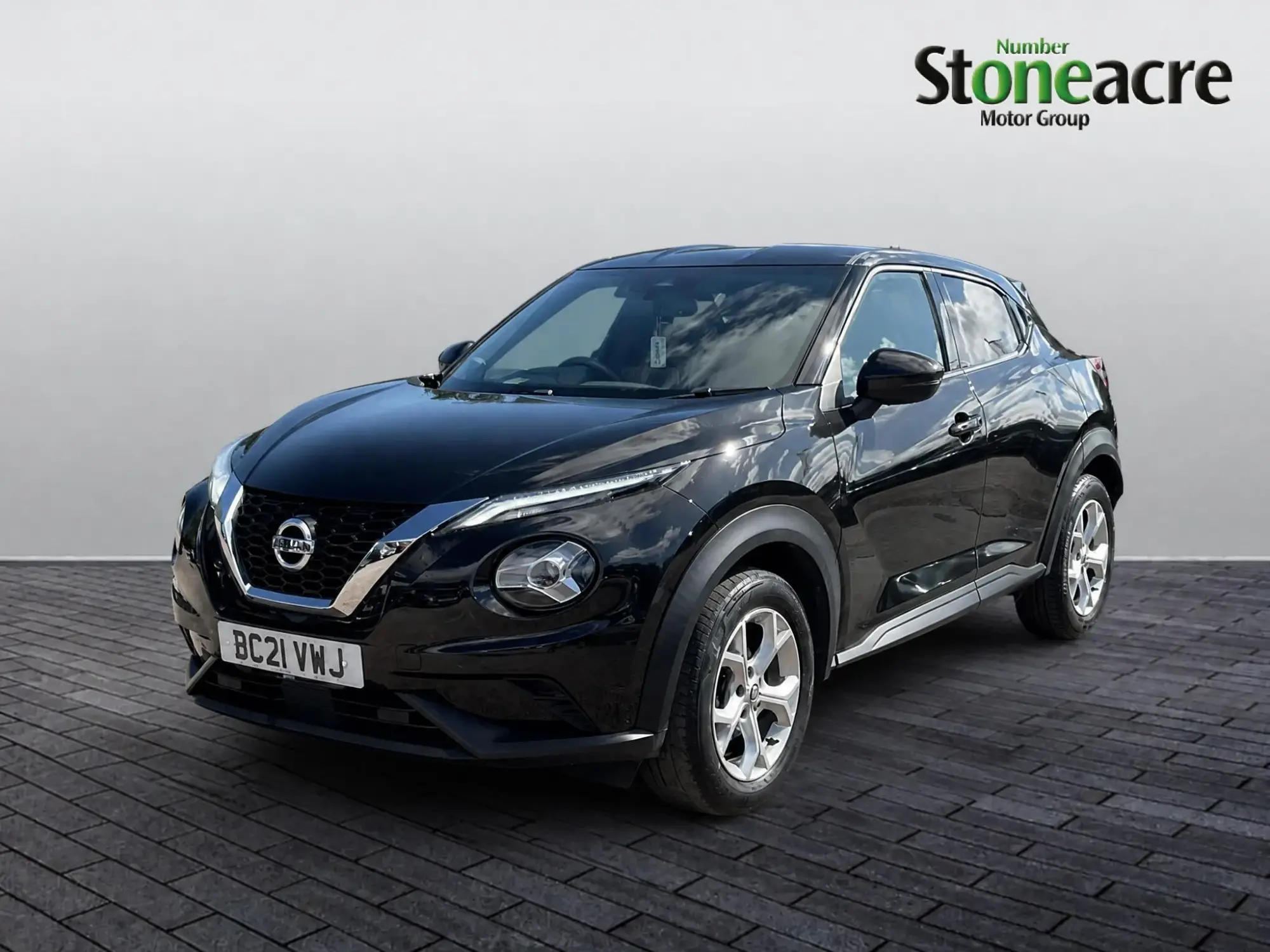 Nissan Juke 1.0 DiG-T N-Connecta 5dr BC21VWJ Image 3