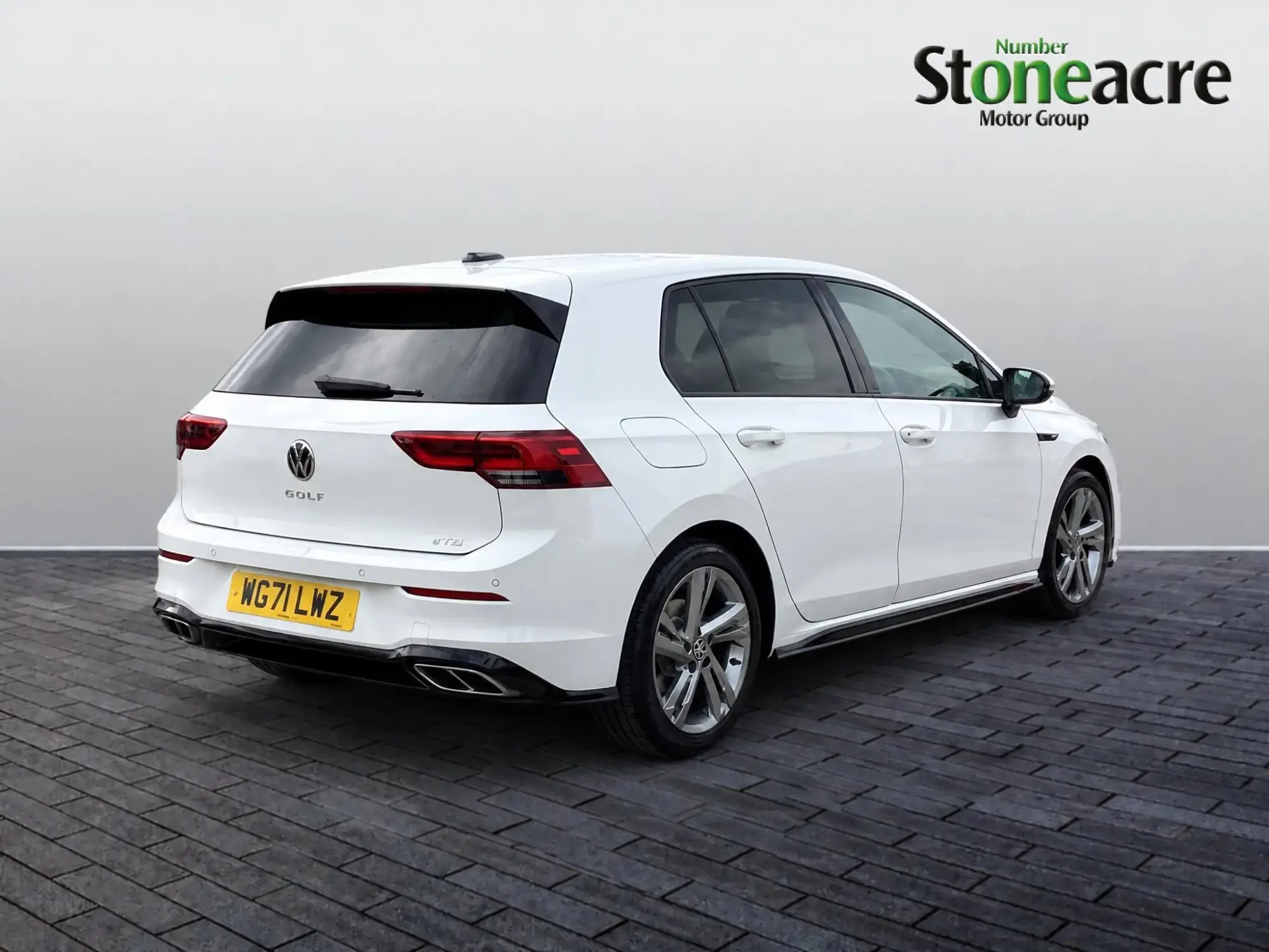 Volkswagen Golf 1.5 eTSI MHEV R-Line DSG Euro 6 (s/s) 5dr WG71LWZ Image 3 Volkswagen Golf 1.5 eTSI MHEV R-Line DSG Euro 6 (s/s) 5dr WG71LWZ Image 3