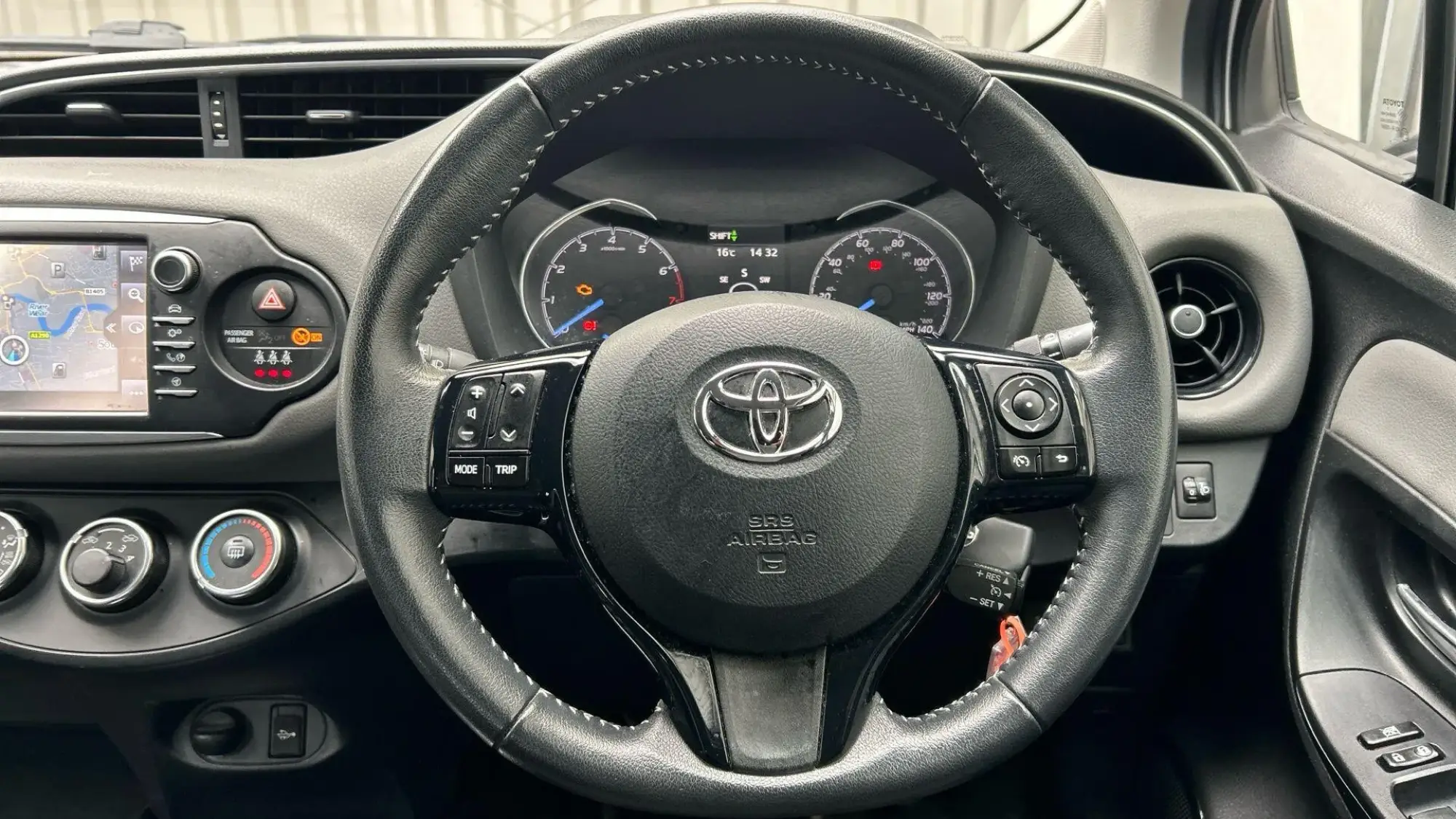 Toyota Yaris Image 12