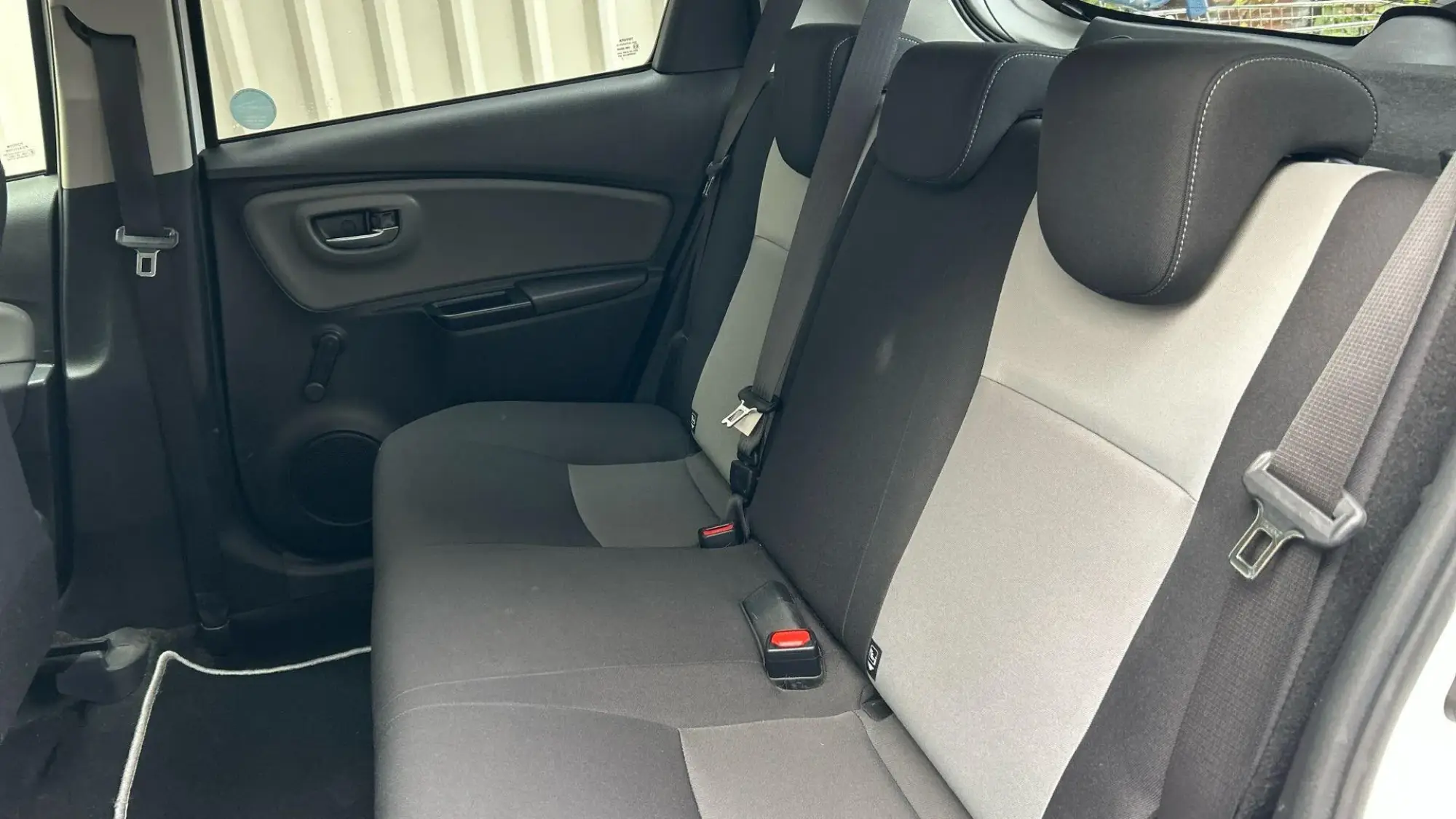 Toyota Yaris Image 17