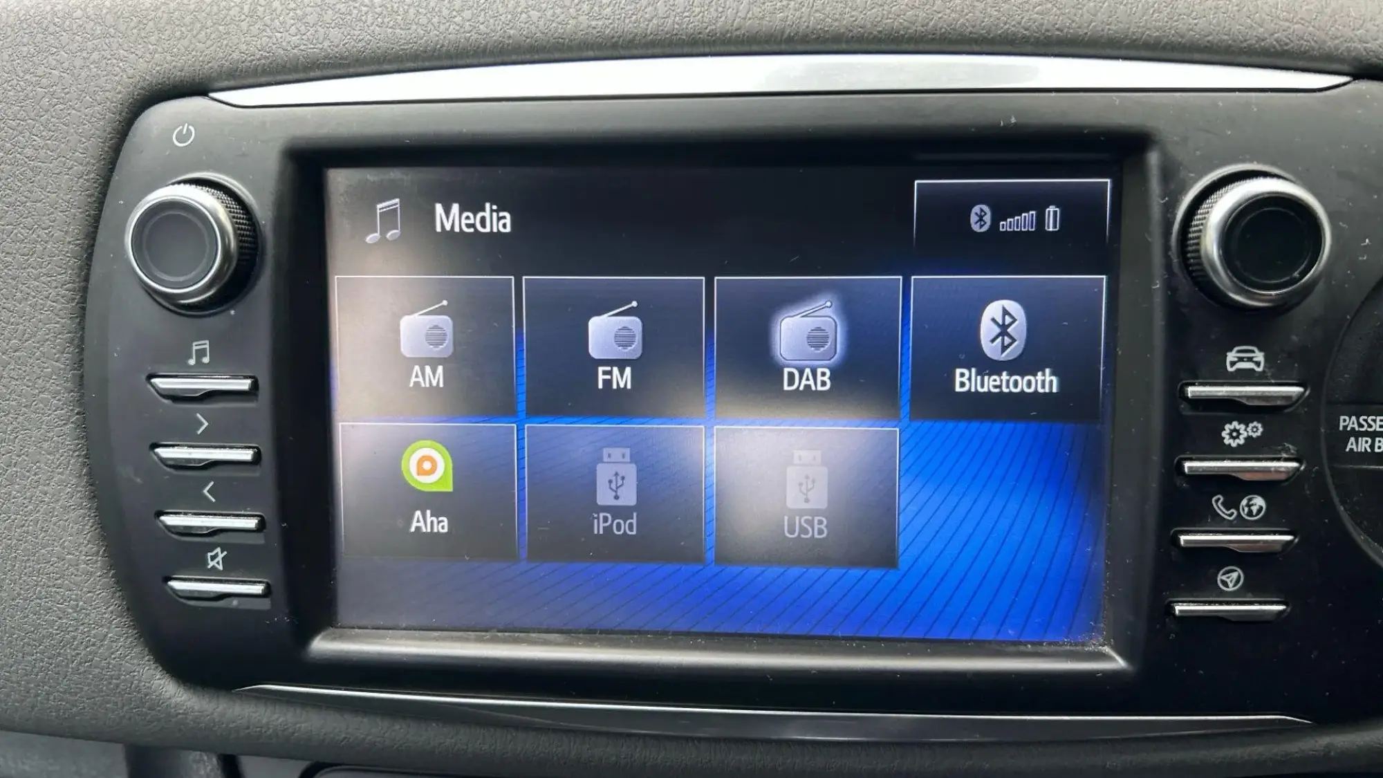 Toyota Yaris Image 27