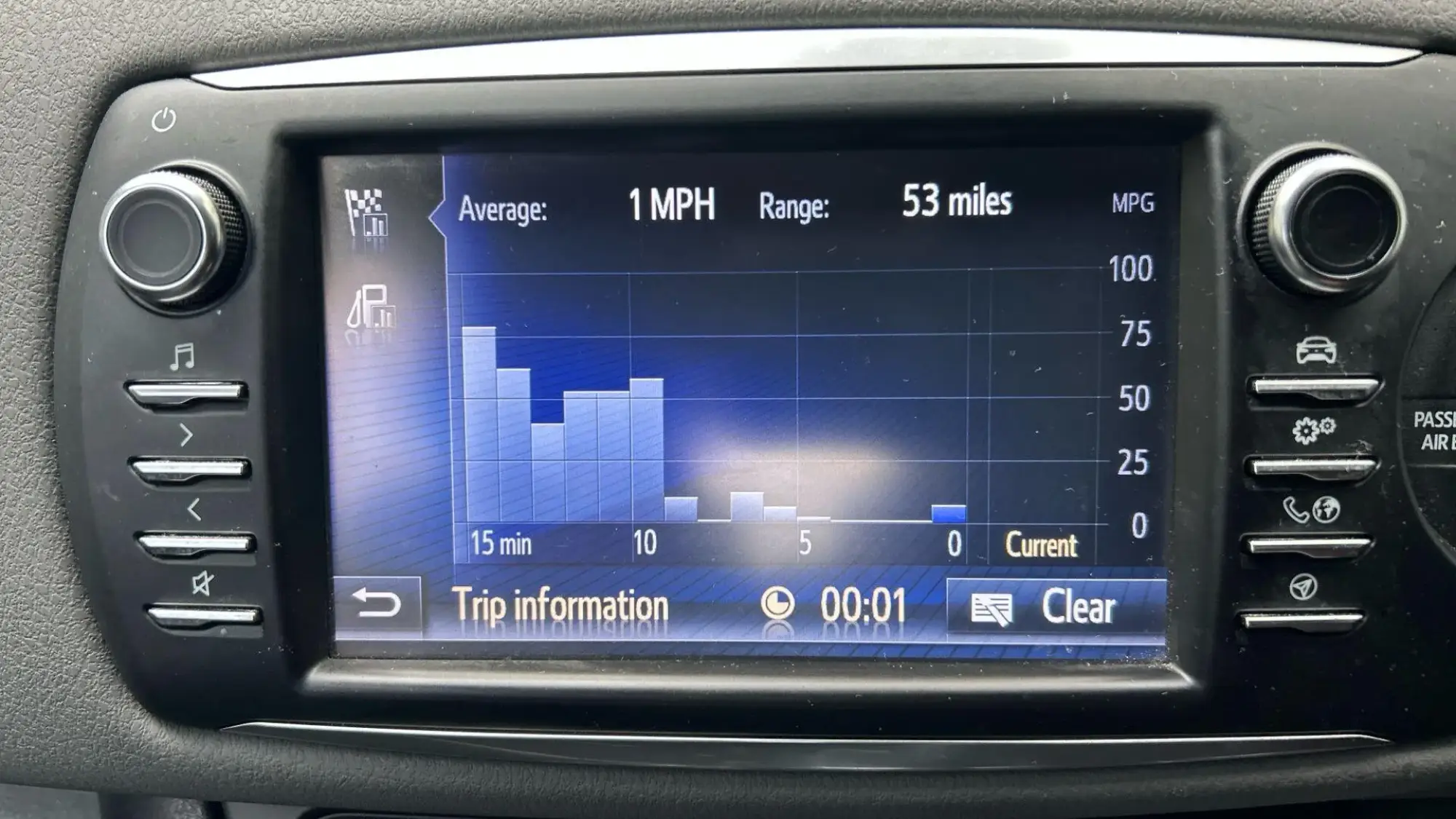 Toyota Yaris Image 28
