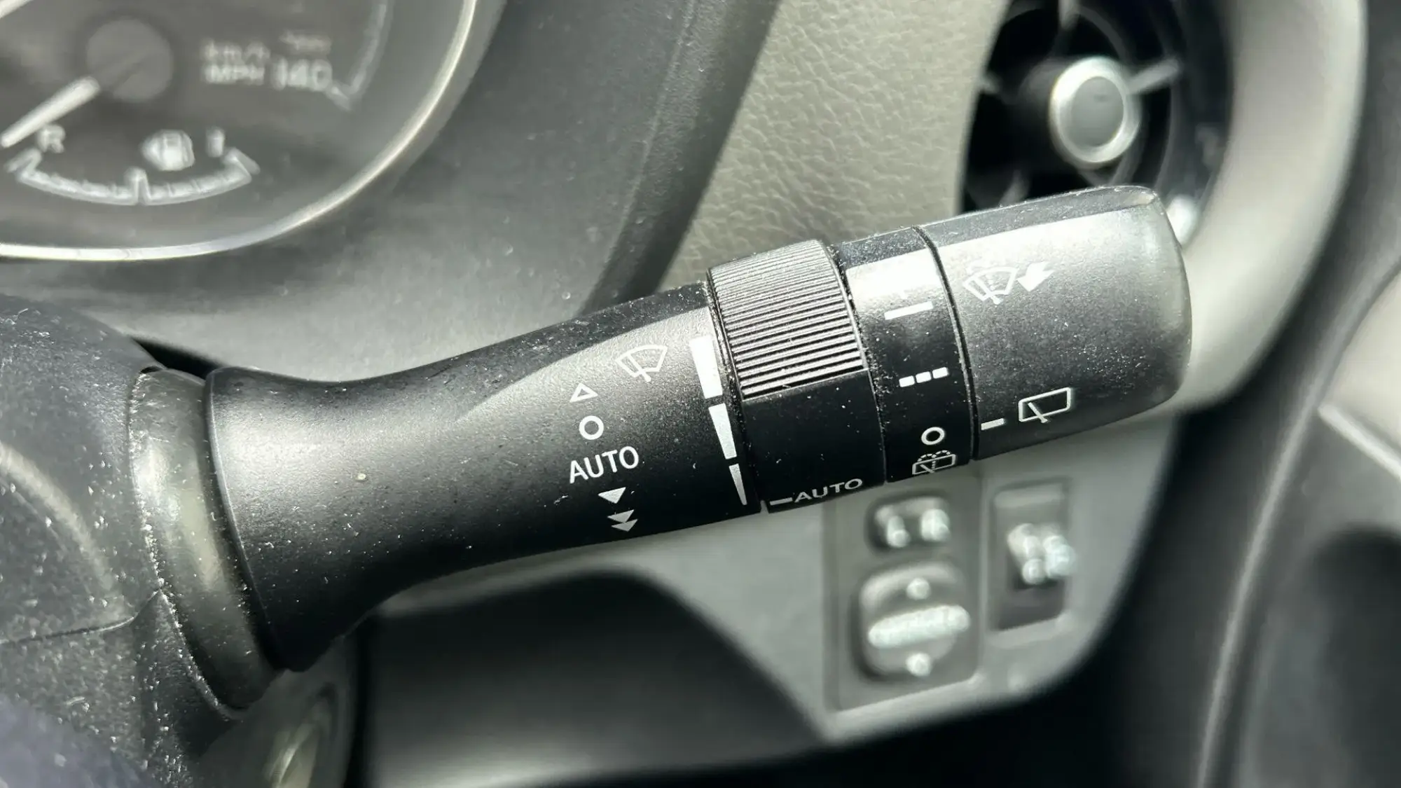 Toyota Yaris Image 35