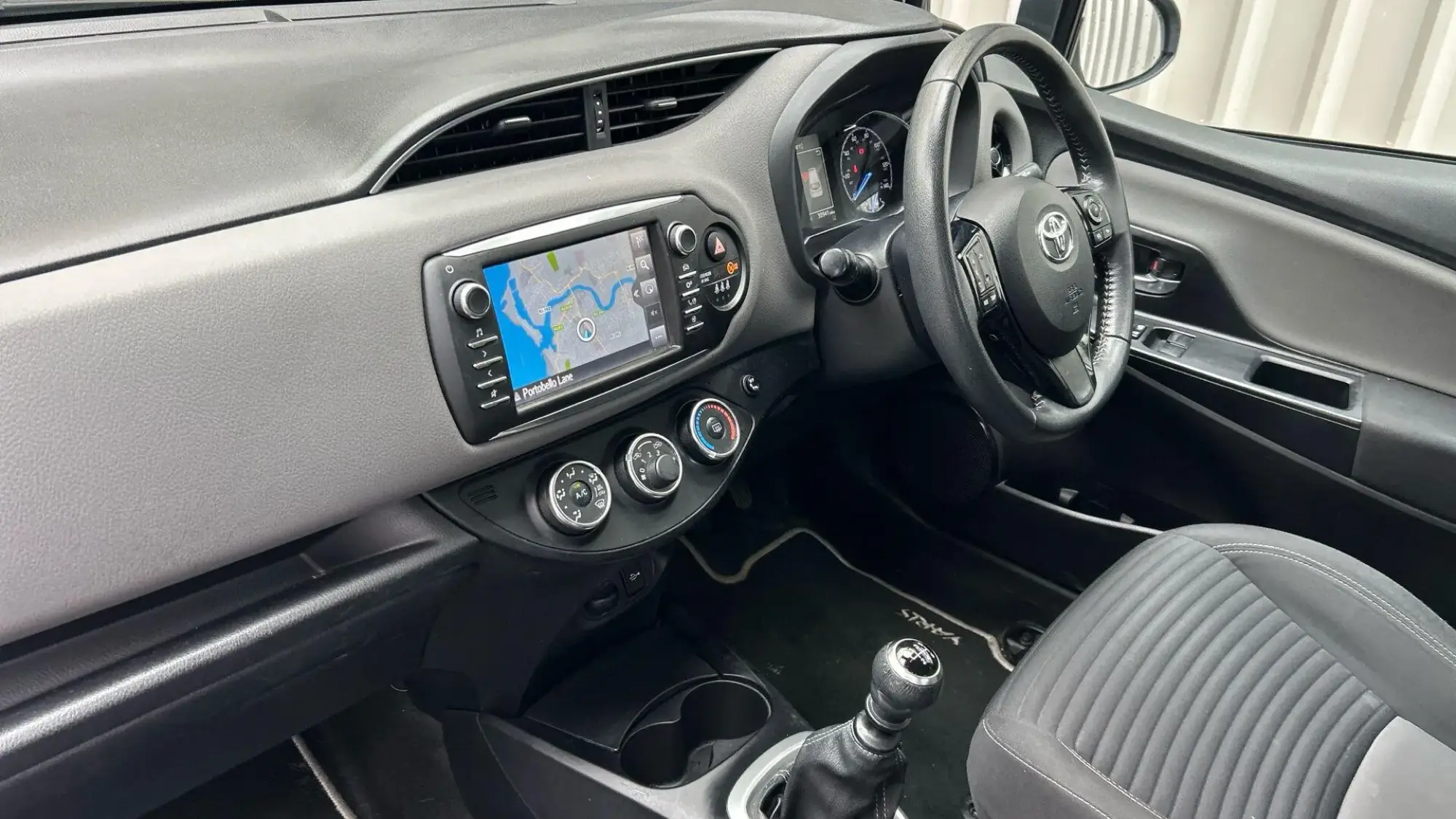 Toyota Yaris Image 38