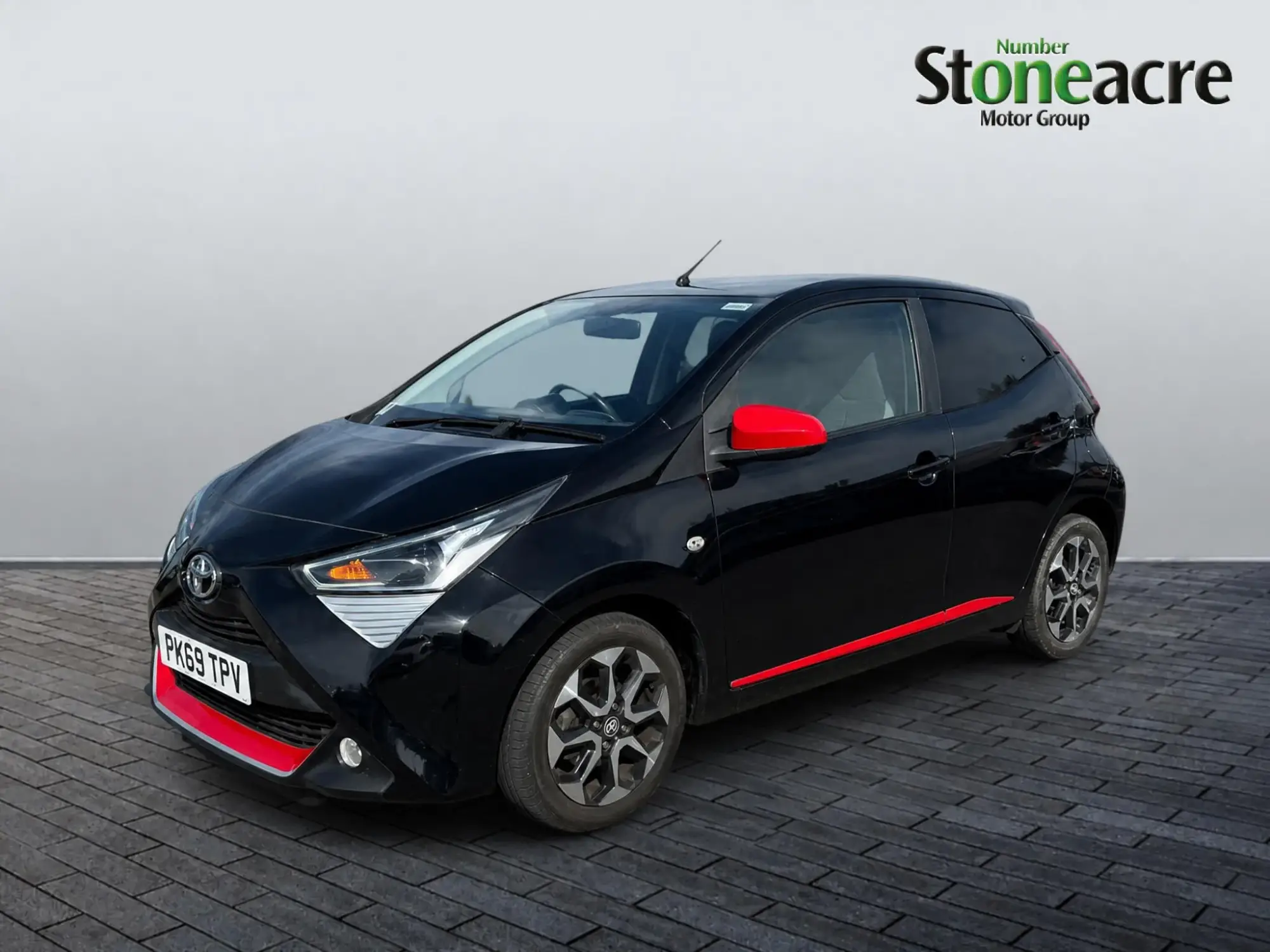 Toyota Aygo 1.0 VVT-i X-Trend 5dr PK69TPV Image 2 Toyota Aygo 1.0 VVT-i X-Trend 5dr PK69TPV Image 2