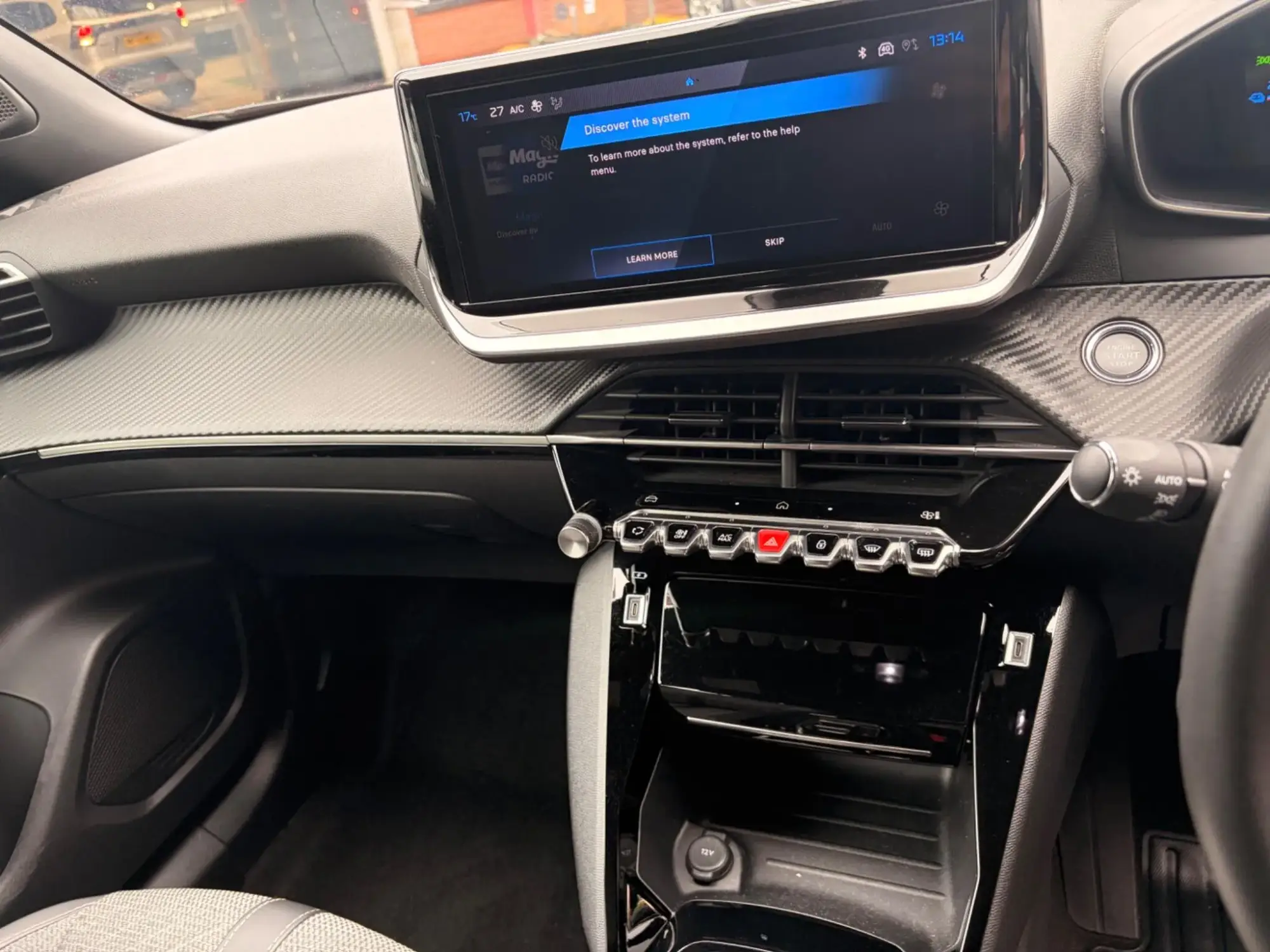 Peugeot E-2008 Image 11