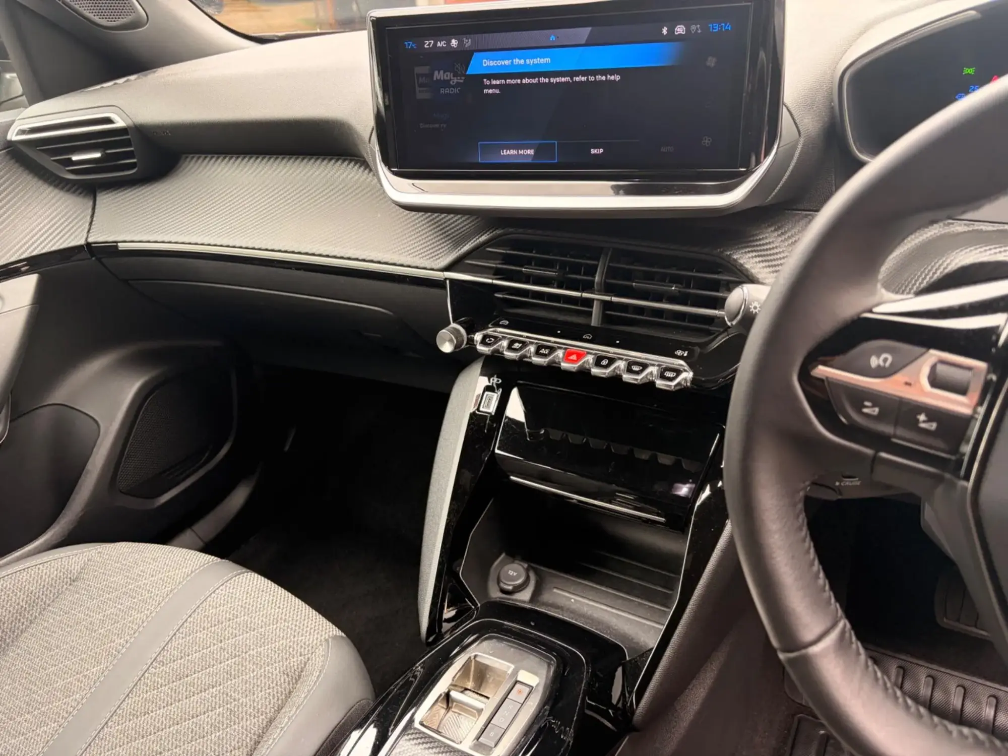 Peugeot E-2008 Image 12