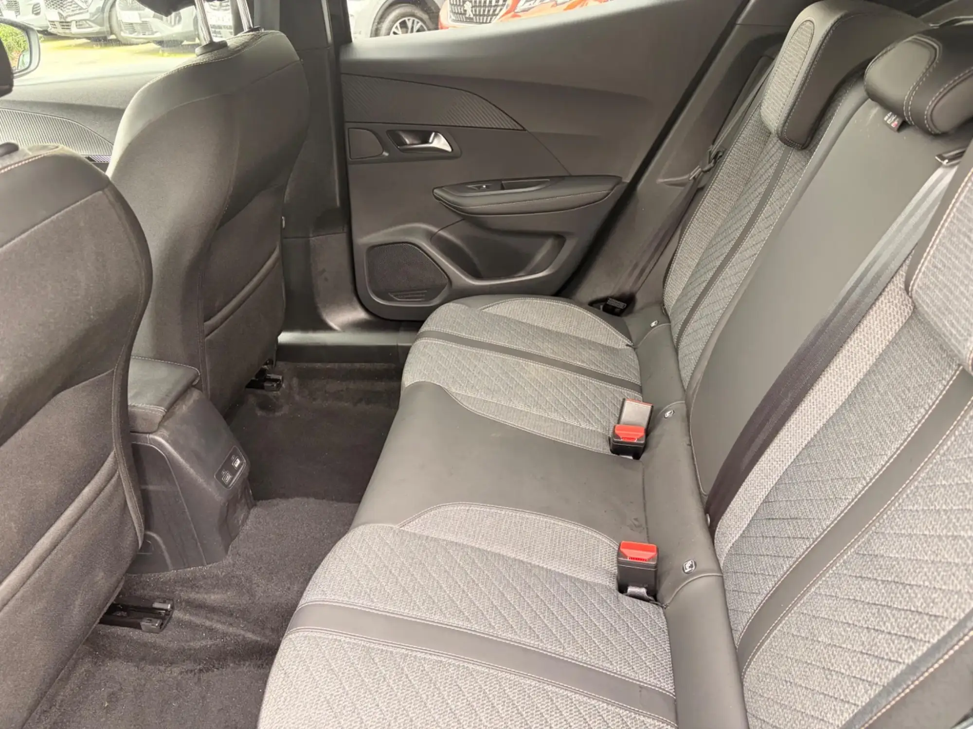 Peugeot E-2008 Image 17